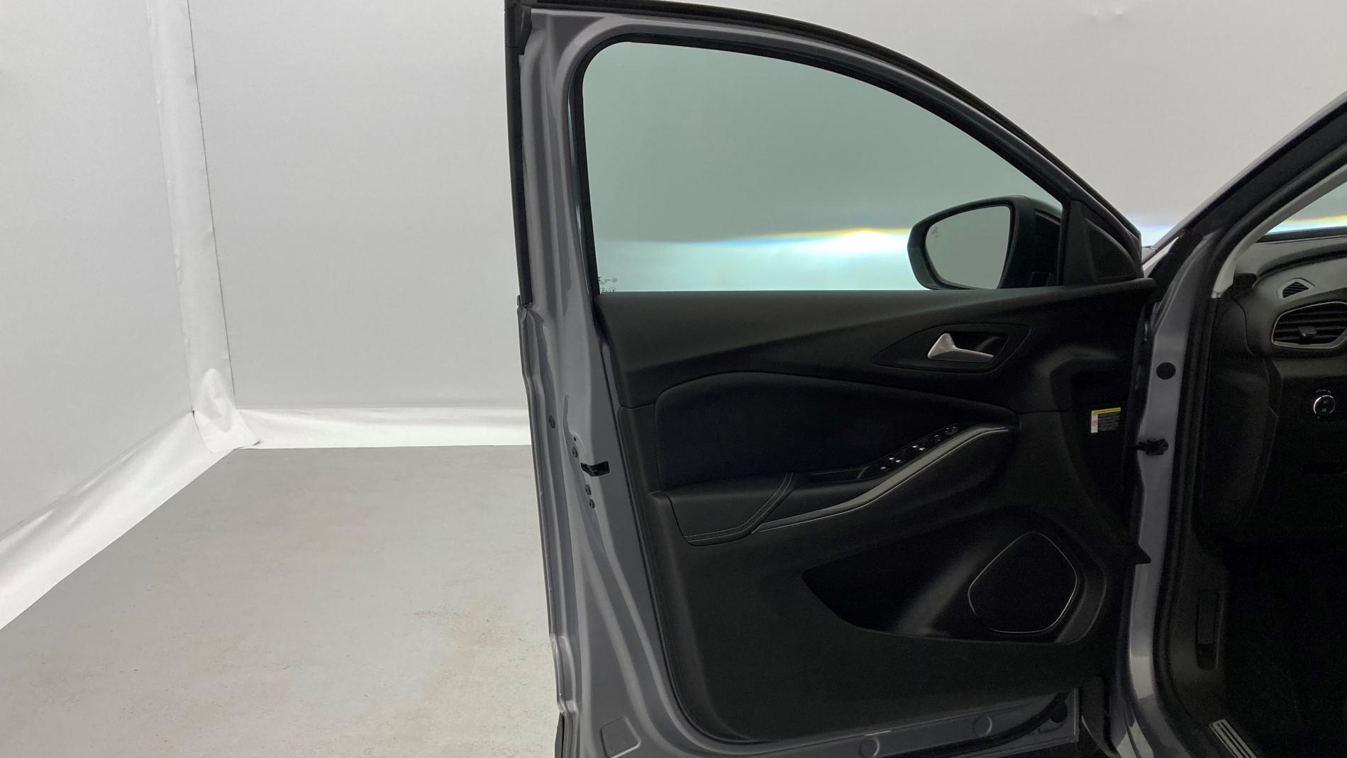 opel grandland x ultimate 1.6 PHEV 300 AT 2021 gris himalaya / techo negro 17