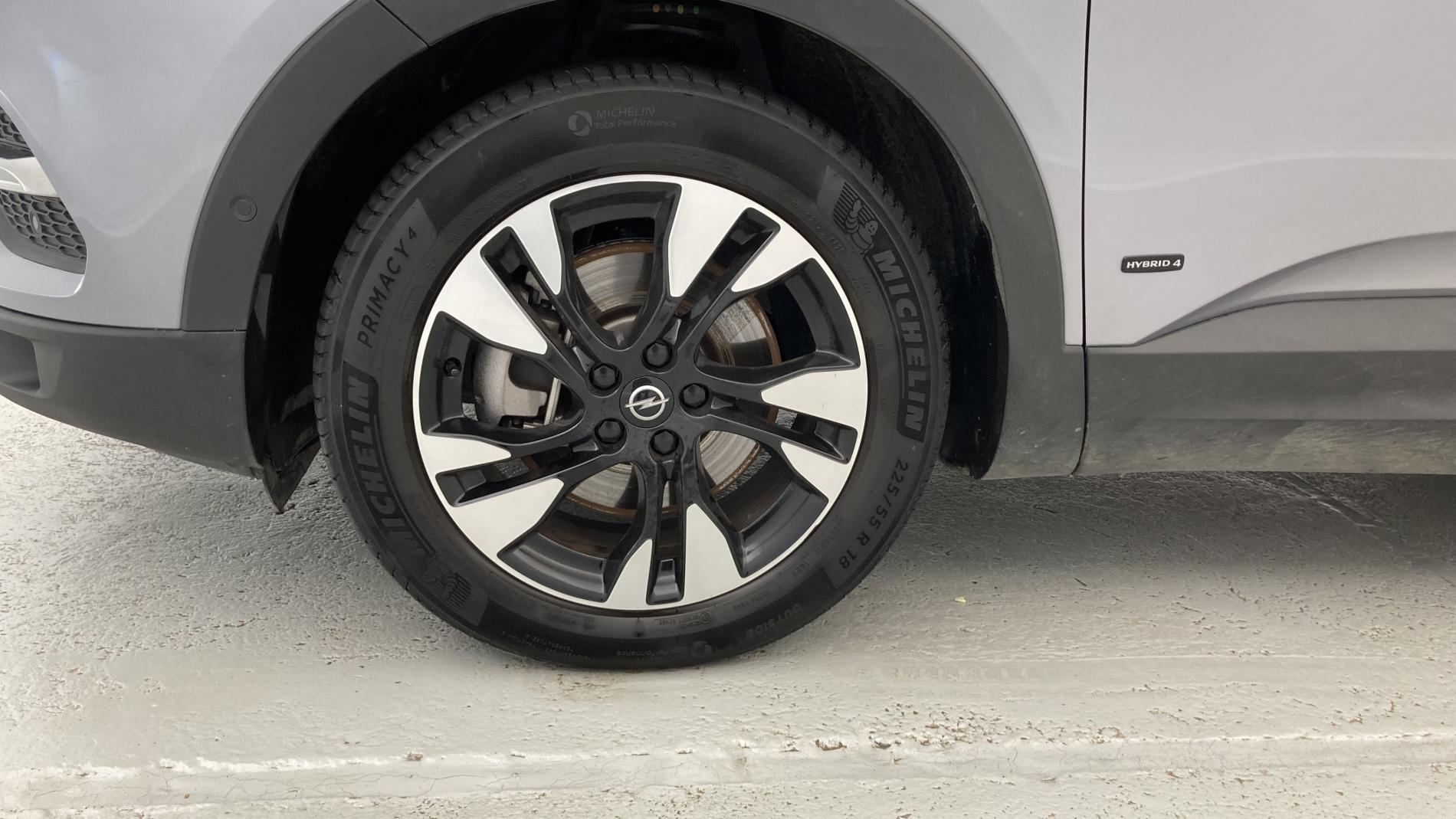 opel grandland x ultimate 1.6 PHEV 300 AT 2021 gris himalaya / techo negro 22