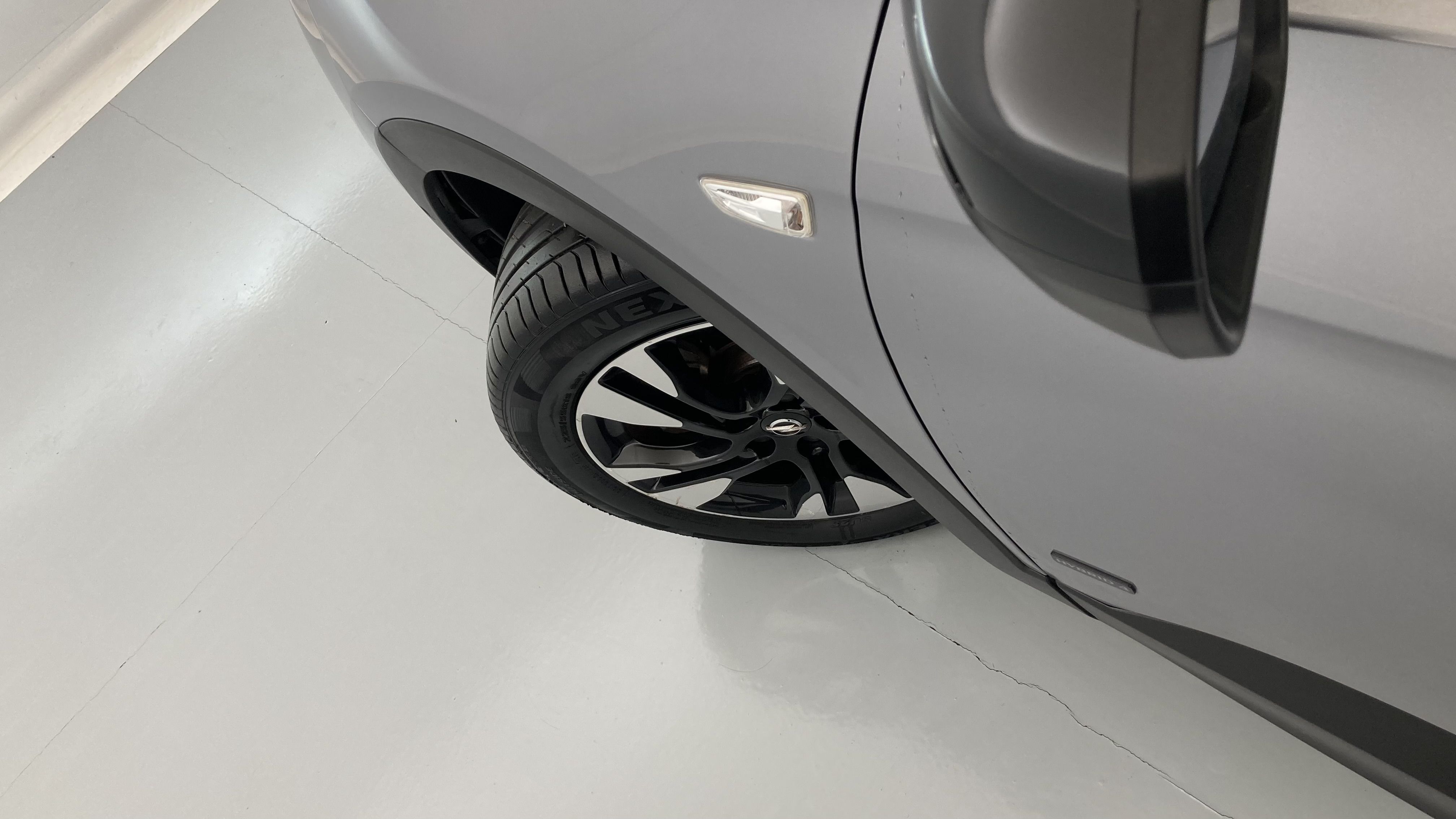 opel grandland x ultimate 1.6 PHEV 300 AT 2021 gris himalaya / techo negro 33