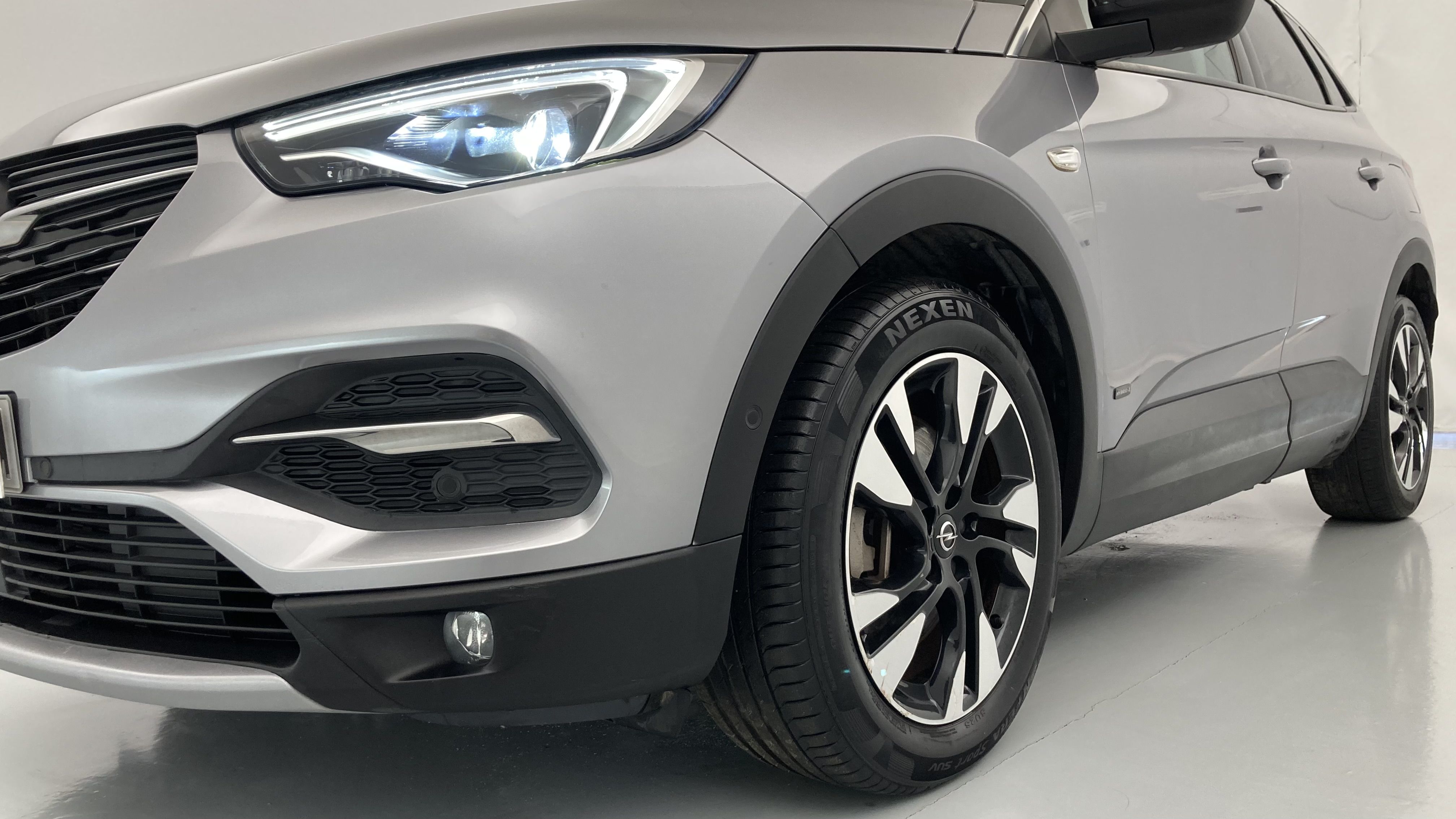opel grandland x ultimate 1.6 PHEV 300 AT 2021 gris himalaya / techo negro 38