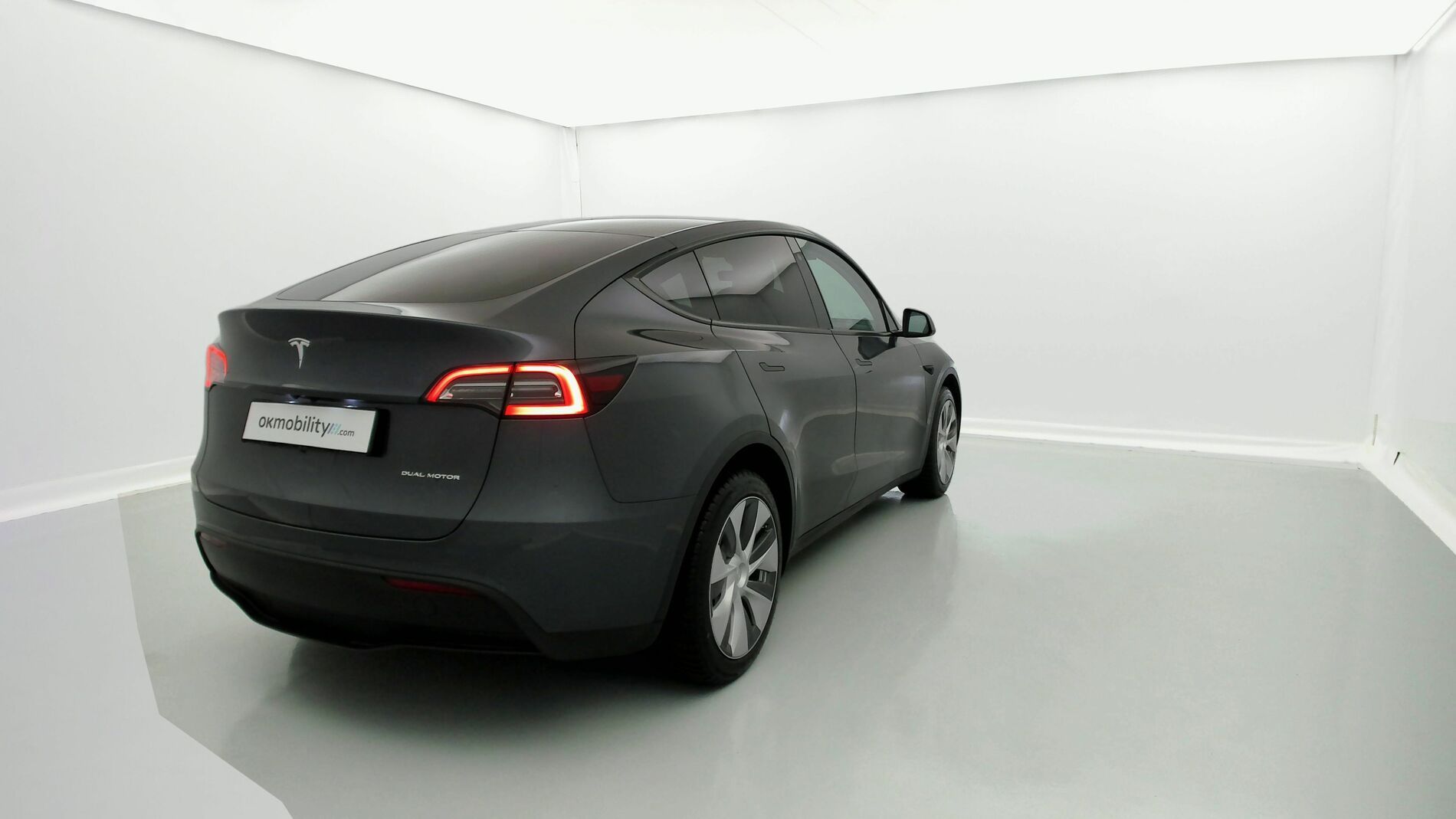 tesla model y long range awd MOTOR DUAL AWD 510 2022 gray 12