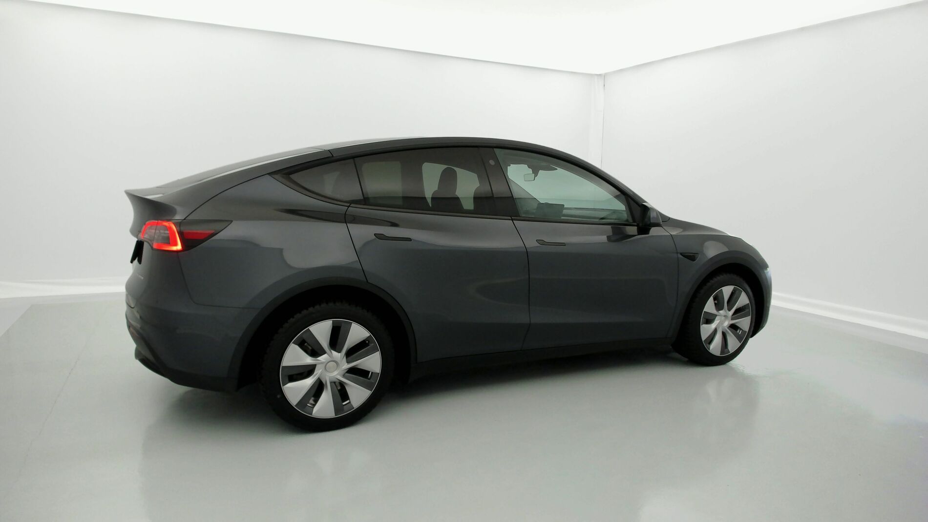 tesla model y long range awd MOTOR DUAL AWD 510 2022 gray 12