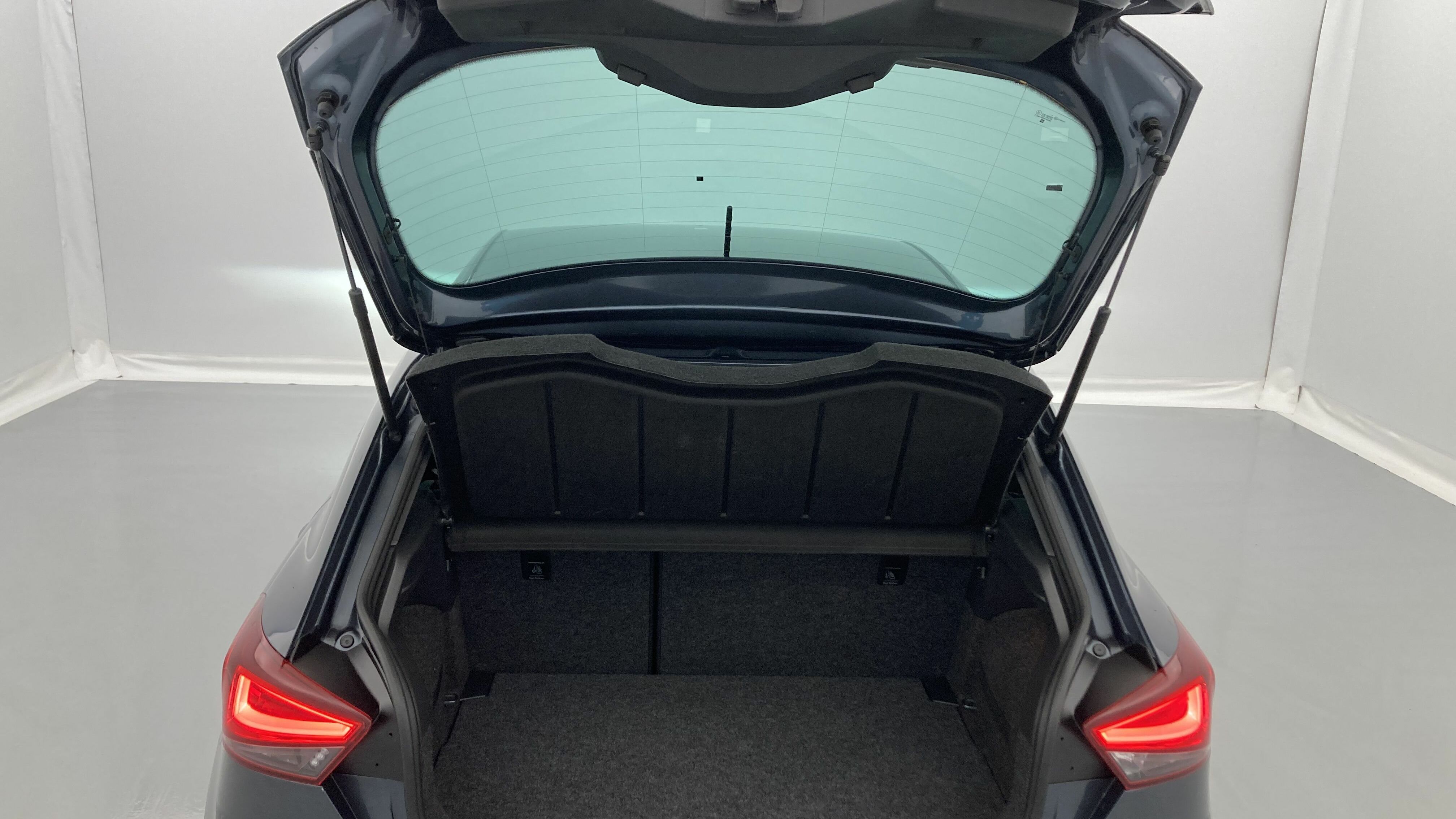 seat ibiza fr xl 1.5 TSI 150 DSG 2024 gris magnetic 17