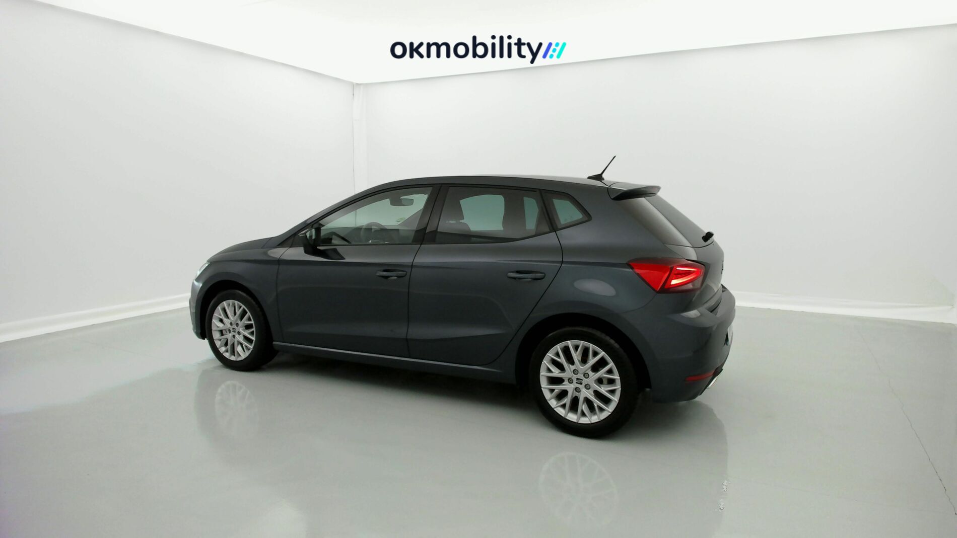 seat ibiza fr xl 1.5 TSI 150 DSG 2024 gris magnetic 4
