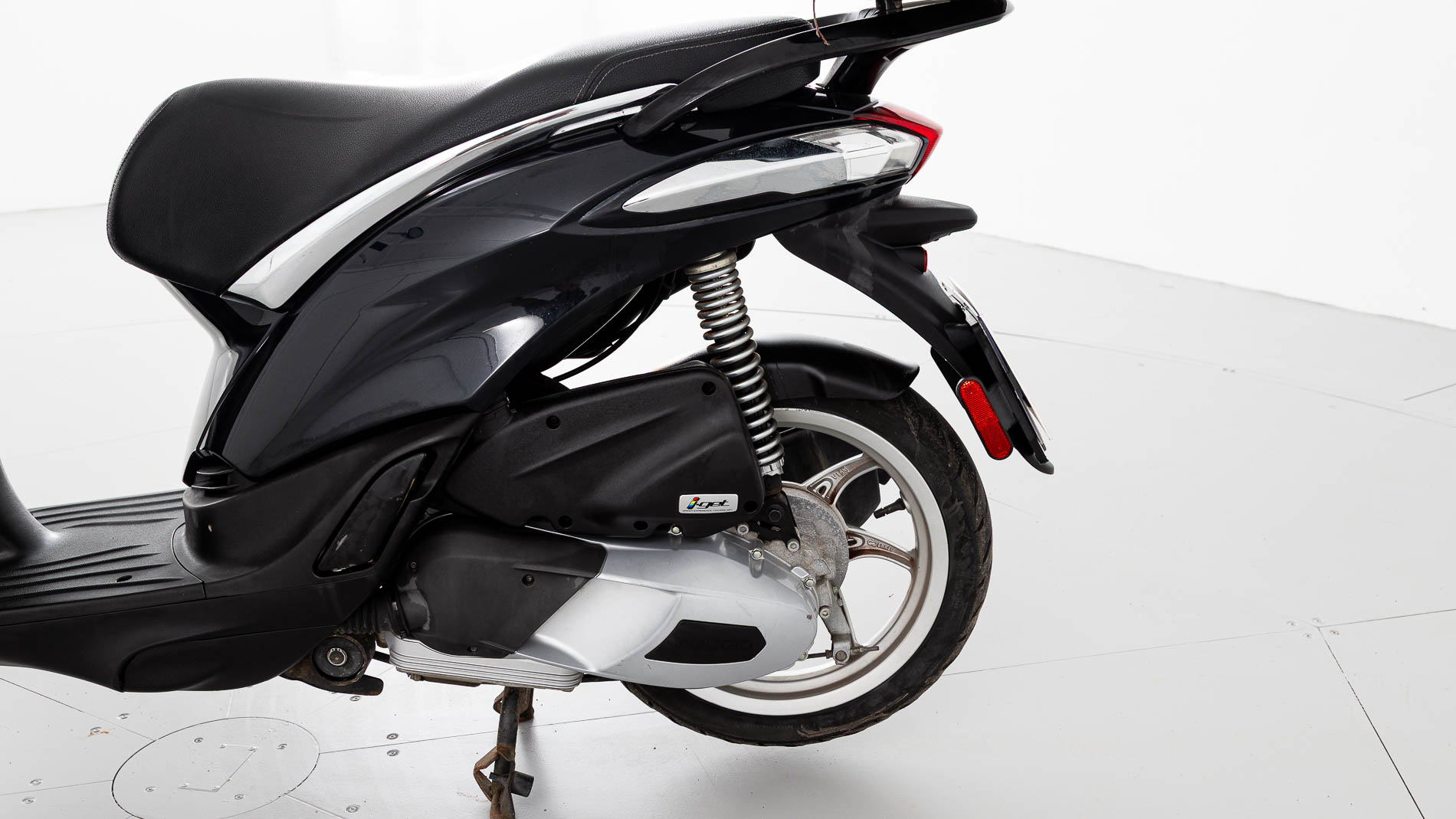 piaggio liberty nv 125CC 2022 negro 18