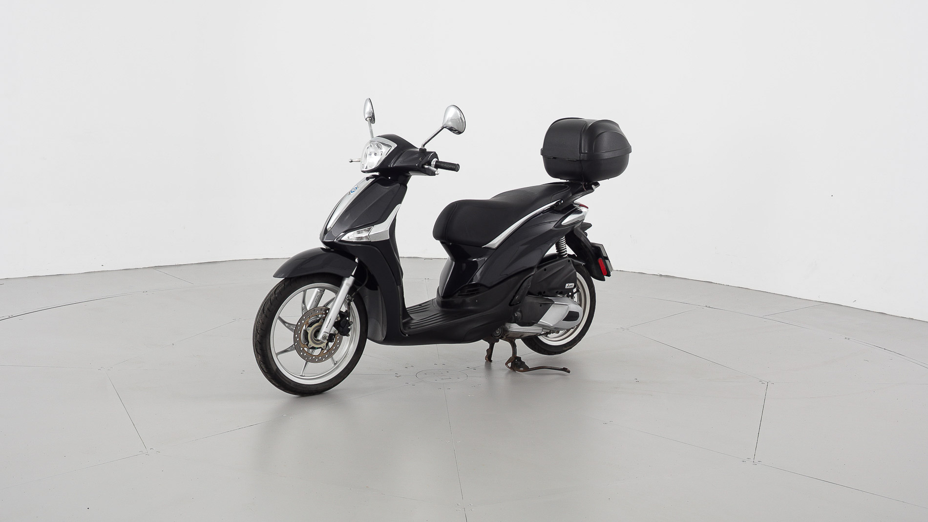 piaggio liberty nv 125CC 2022 negro 5