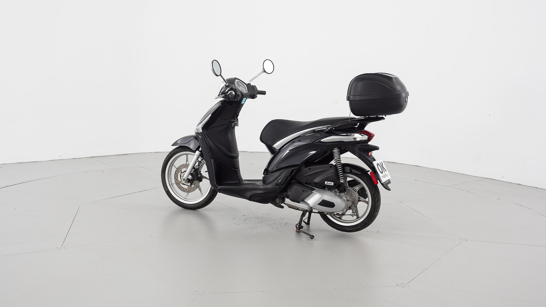 piaggio liberty nv 125CC 2022 negro 9