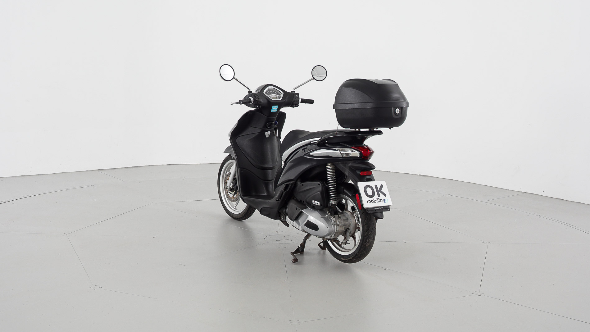 piaggio liberty nv 125CC 2022 negro 10