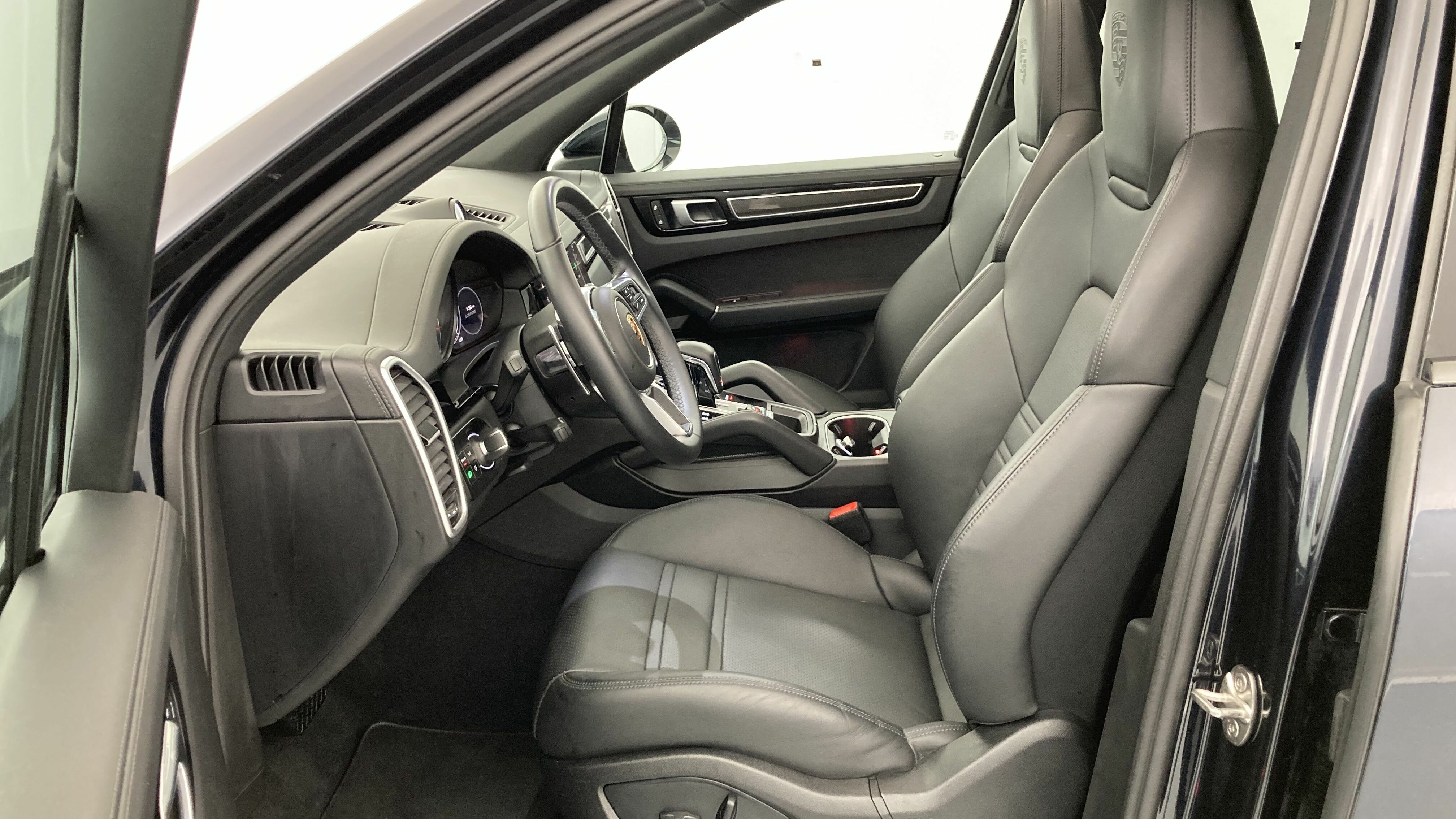 porsche cayenne platinum edition 3.0 E-HYBRID 462 TIPTRONIC 2023 azul moonlight metalizado 15