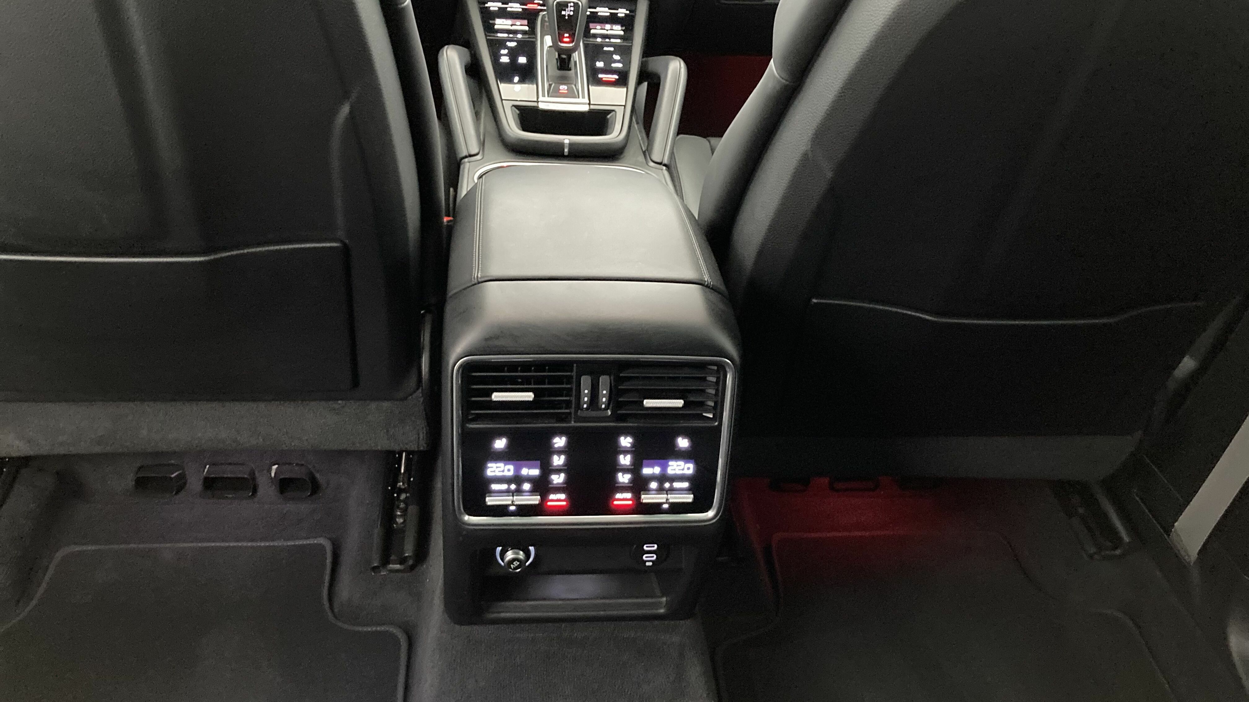 porsche cayenne platinum edition 3.0 E-HYBRID 462 TIPTRONIC 2023 azul moonlight metalizado 23