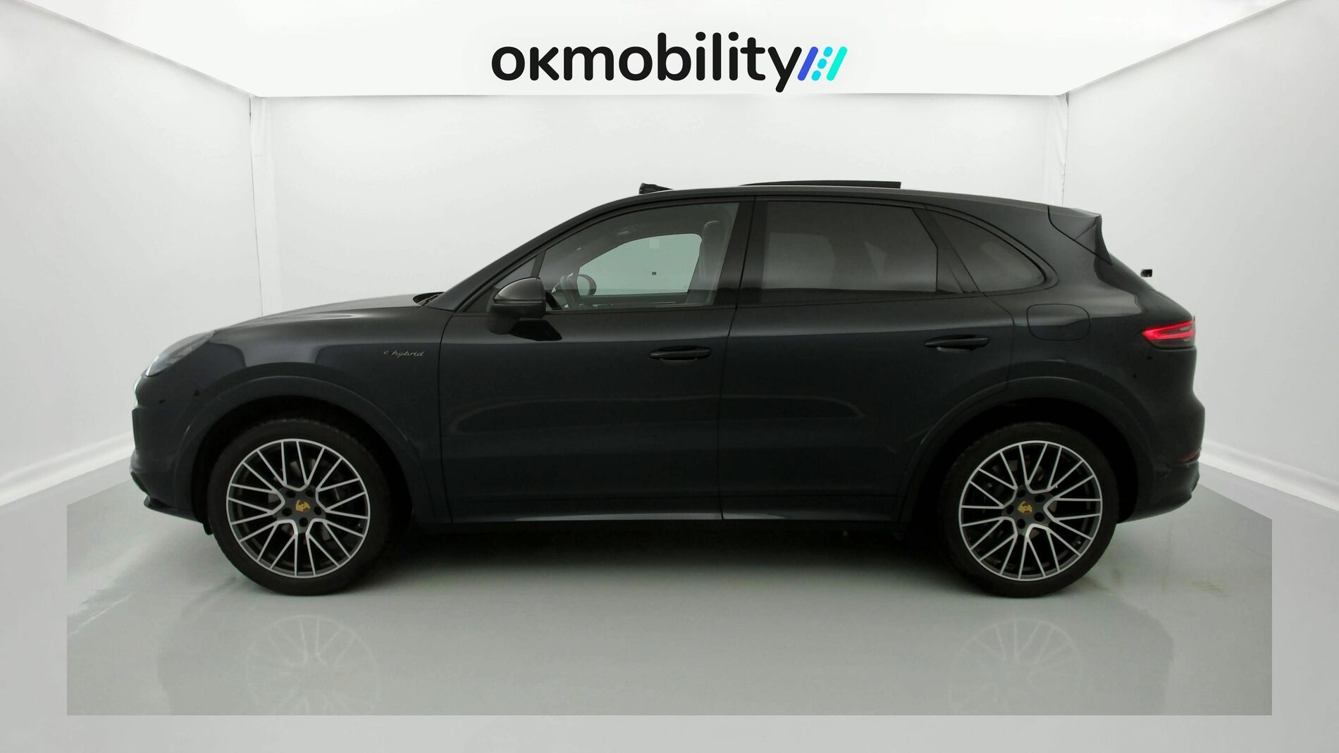 porsche cayenne platinum edition 3.0 E-HYBRID 462 TIPTRONIC 2023 azul moonlight metalizado 8