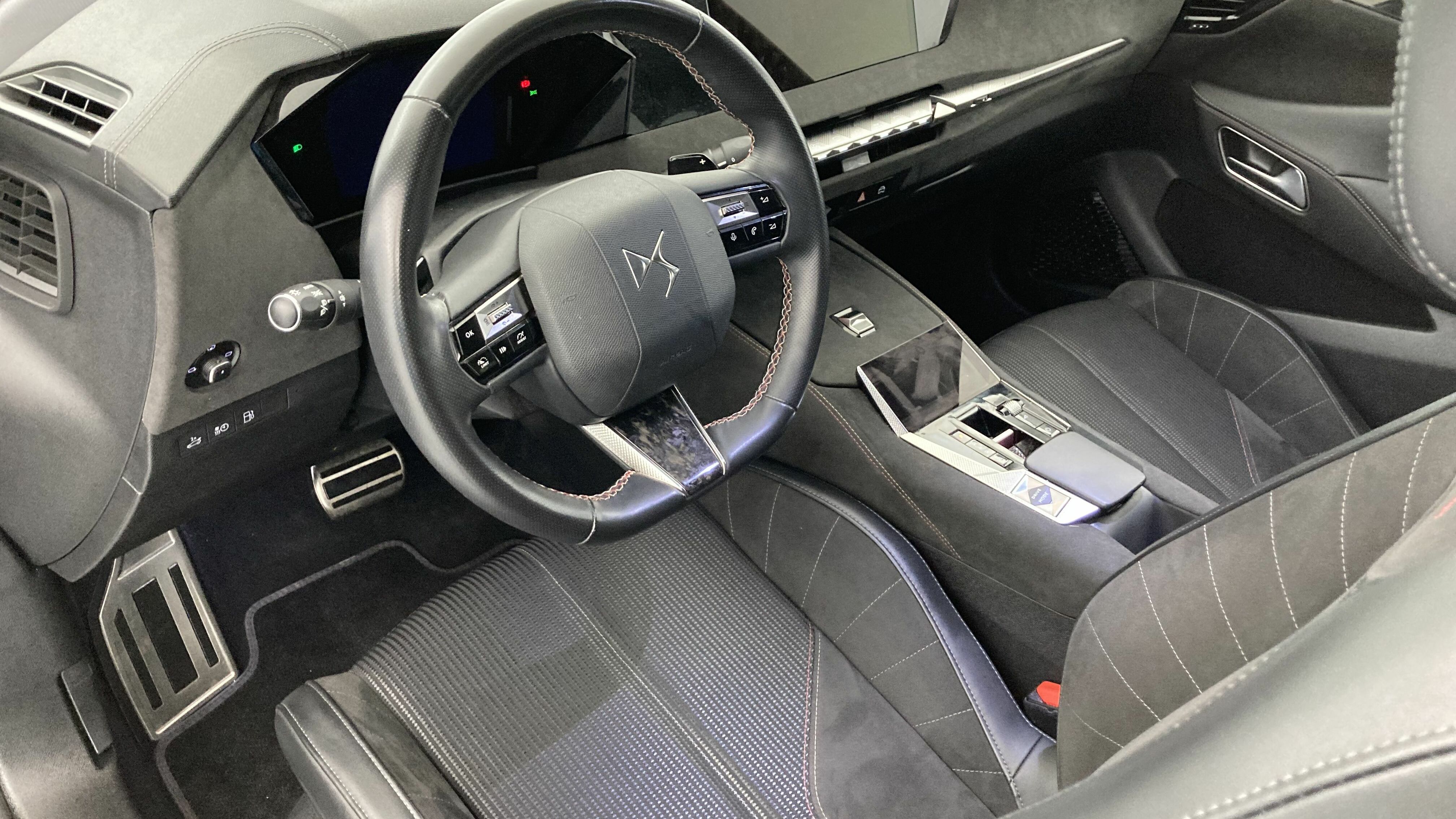 ds ds4 performance line + E-TENSE 225 CA 2022 negro perla 16