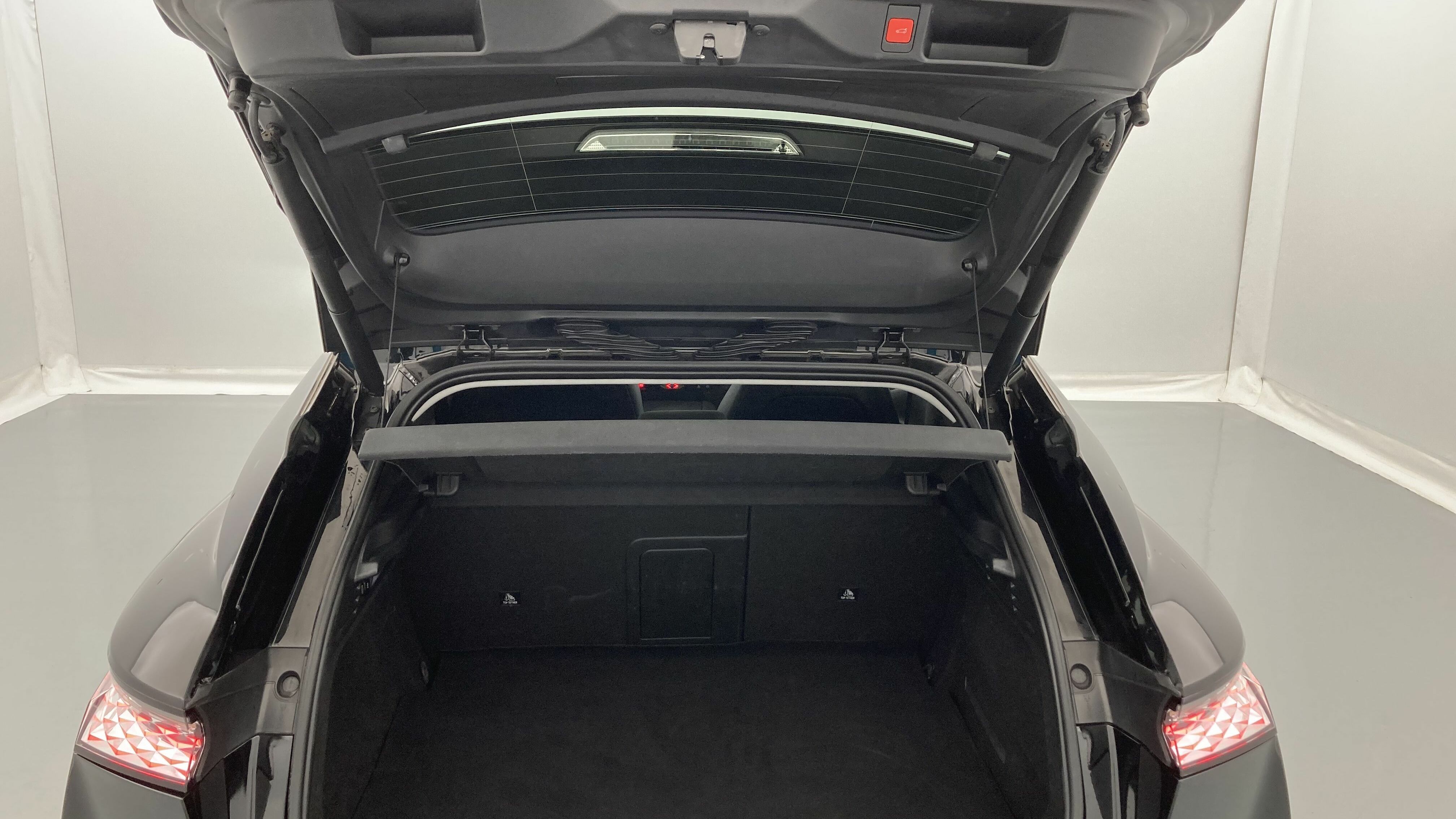 ds ds4 performance line + E-TENSE 225 CA 2022 negro perla 24