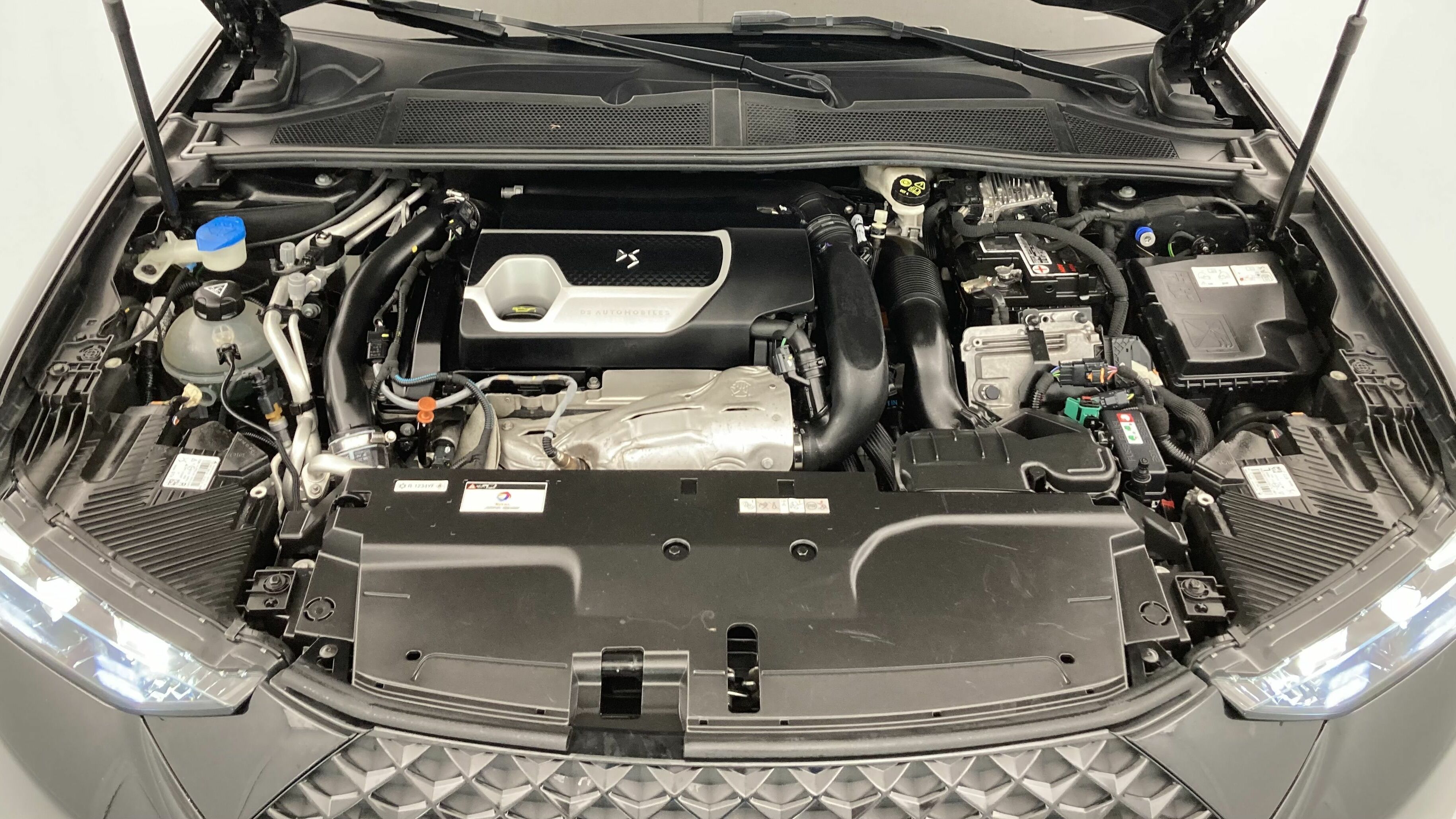 ds ds4 performance line + E-TENSE 225 CA 2022 negro perla 25