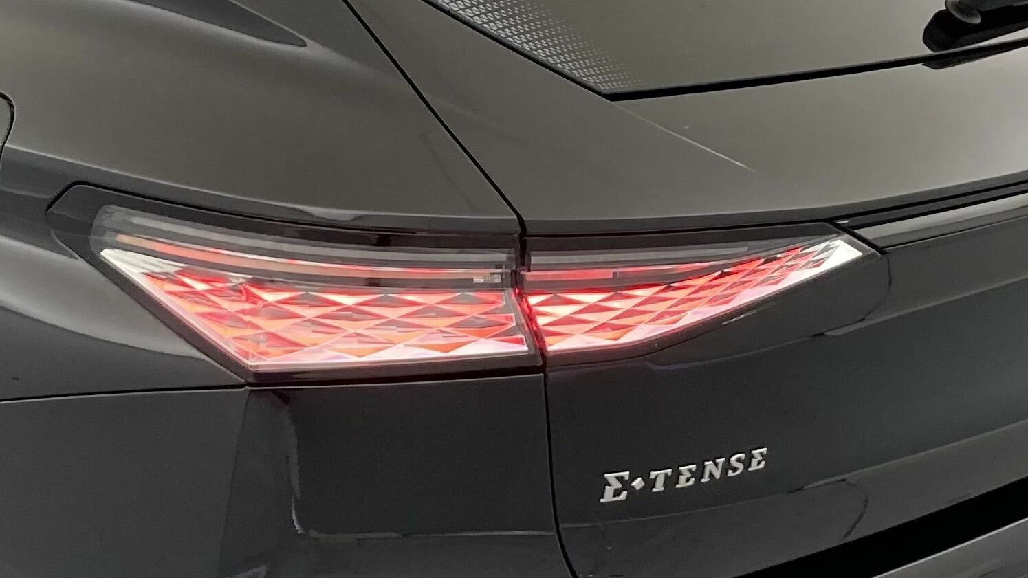 ds ds4 performance line + E-TENSE 225 CA 2022 negro perla 30