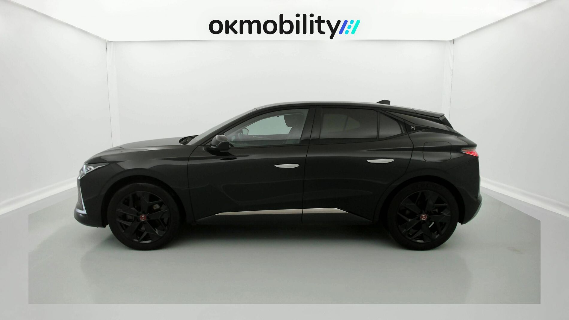 ds ds4 performance line + E-TENSE 225 CA 2022 negro perla 8