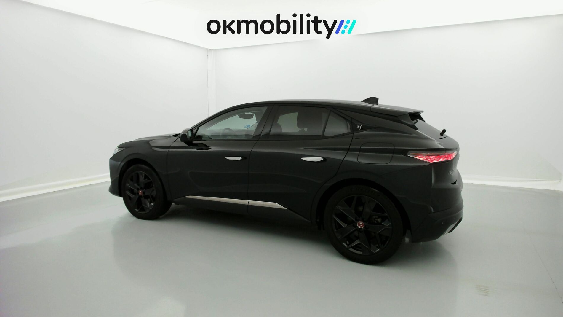 ds ds4 performance line + E-TENSE 225 CA 2022 negro perla 9