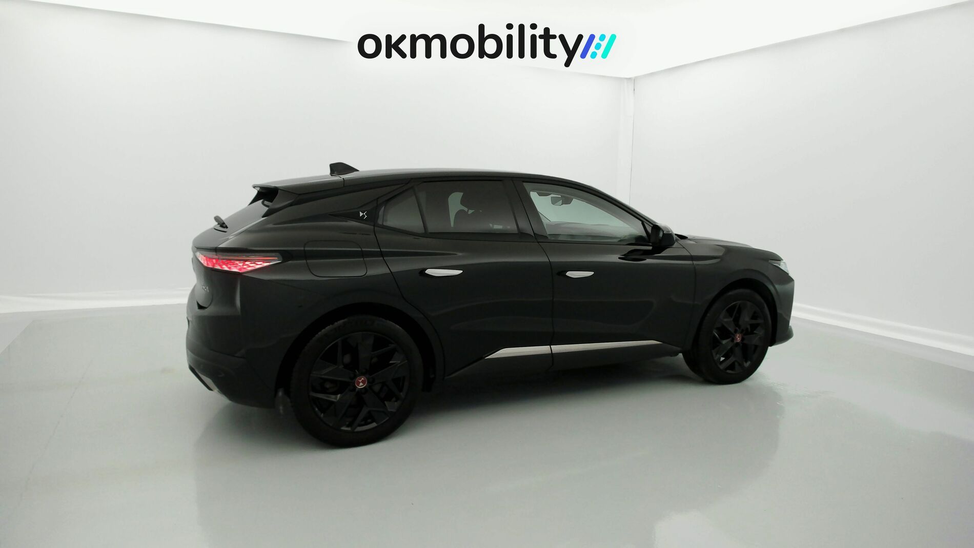 ds ds4 performance line + E-TENSE 225 CA 2022 negro perla 13