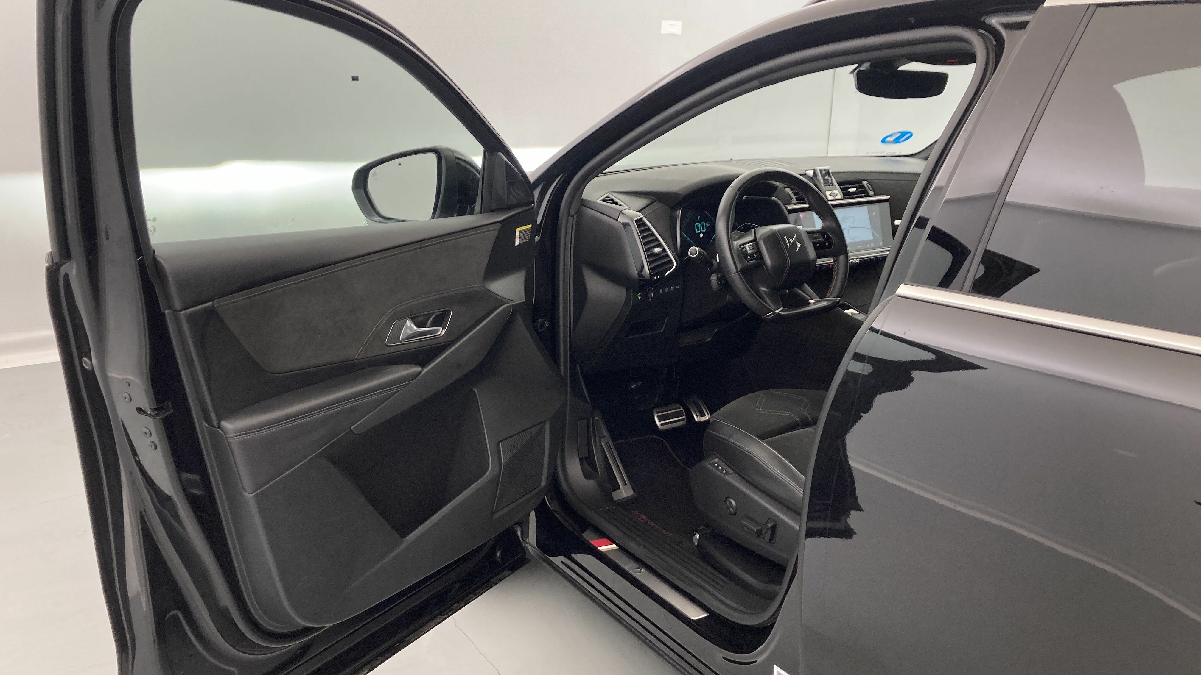 ds ds7 crossback performance line + E-TENSE 300 CA 2022 negro perla 12