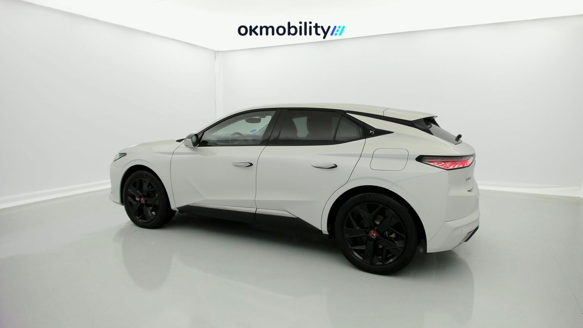 ds ds4 performance line + E-TENSE 225 CA 2022 blanco nacarado 4