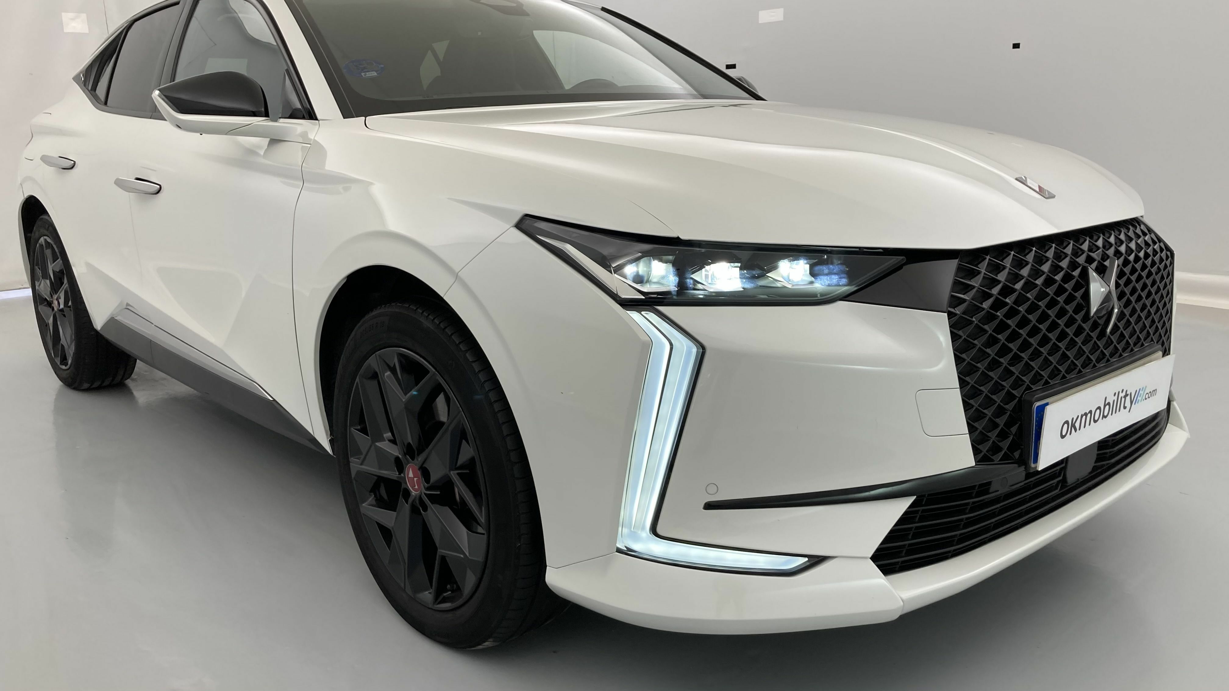 ds ds4 performance line + E-TENSE 225 CA 2022 blanco nacarado 26