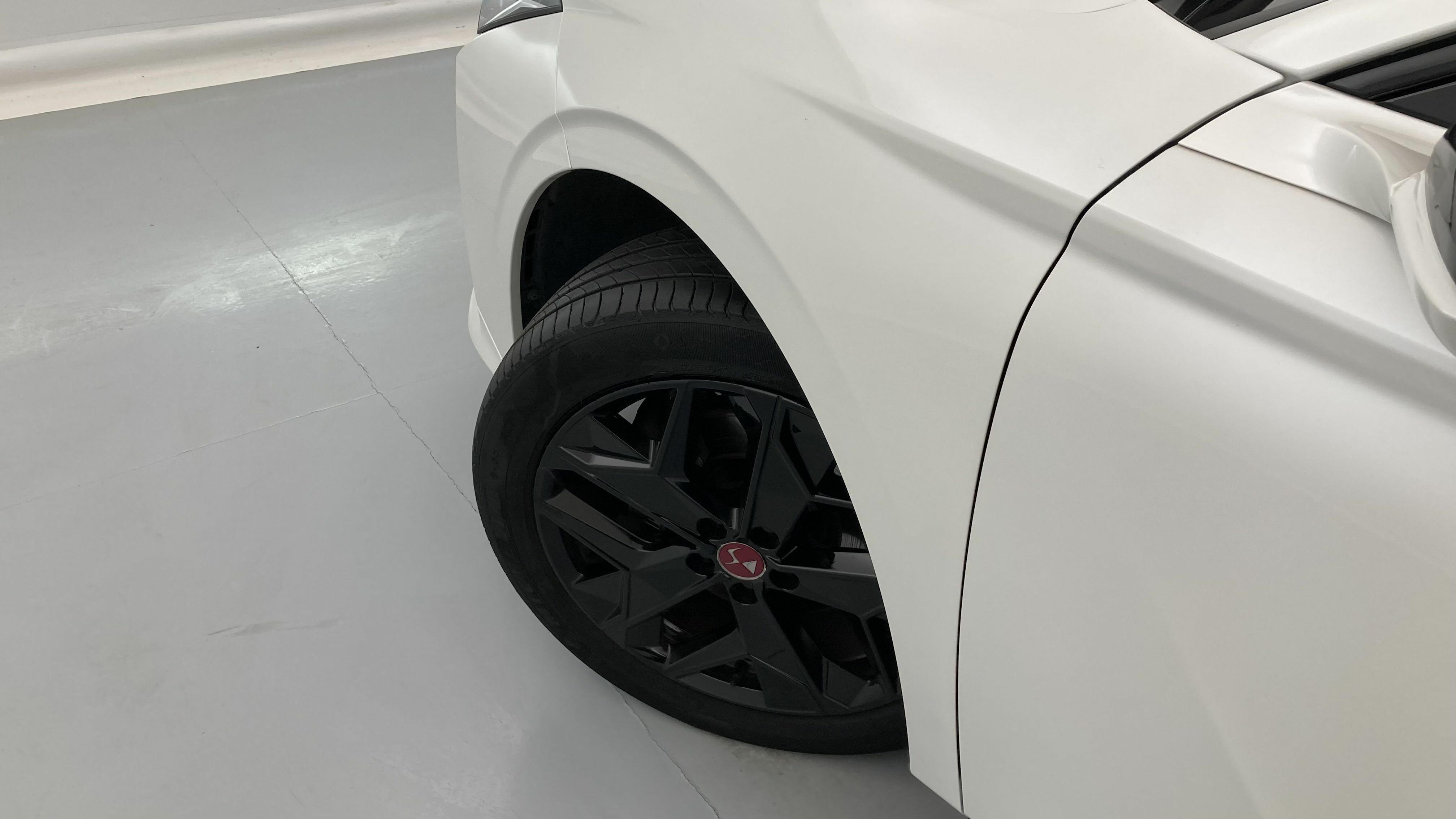 ds ds4 performance line + E-TENSE 225 CA 2022 blanco nacarado 28