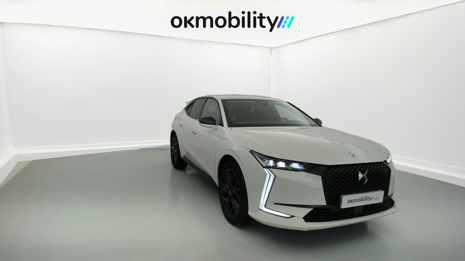 ds ds4 performance line + E-TENSE 225 CA 2022 blanco nacarado 3