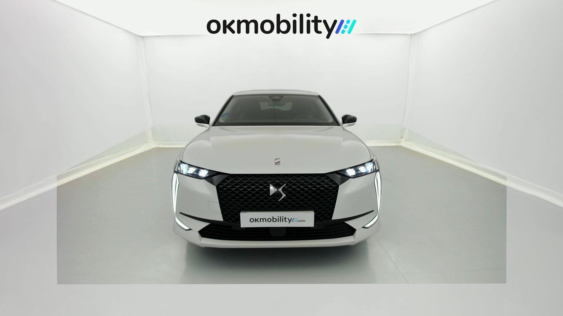 ds ds4 performance line + E-TENSE 225 CA 2022 blanco nacarado 4