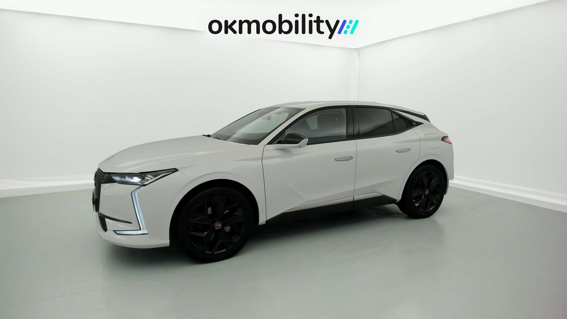 ds ds4 performance line + E-TENSE 225 CA 2022 blanco nacarado 5