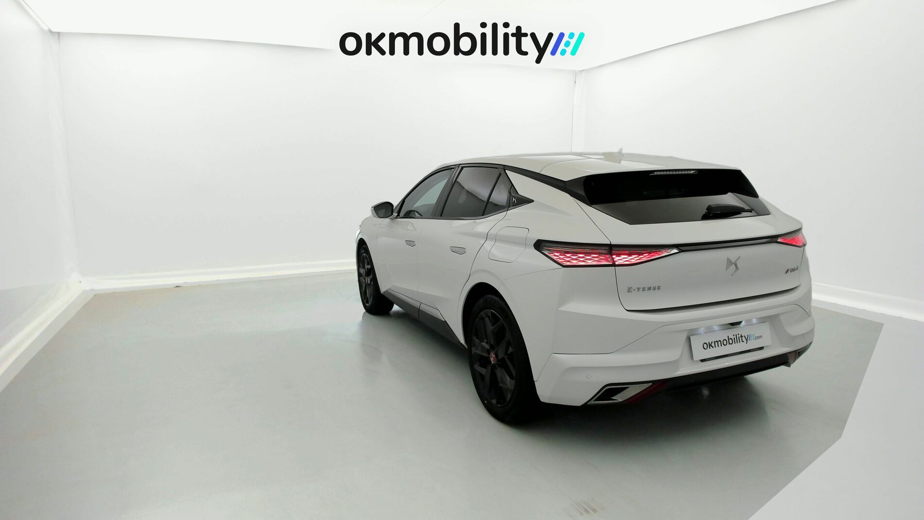 ds ds4 performance line + E-TENSE 225 CA 2022 blanco nacarado 9