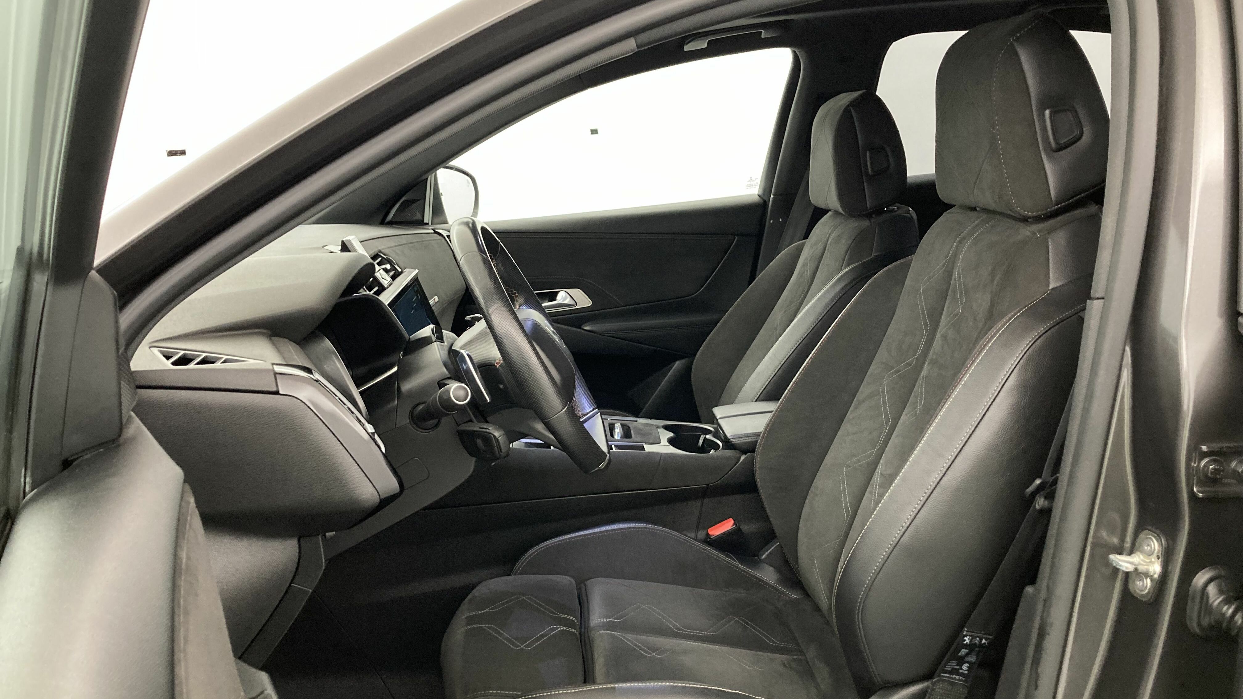 ds ds7 crossback performance line + E-TENSE 300 CA 2022 gris platino 15