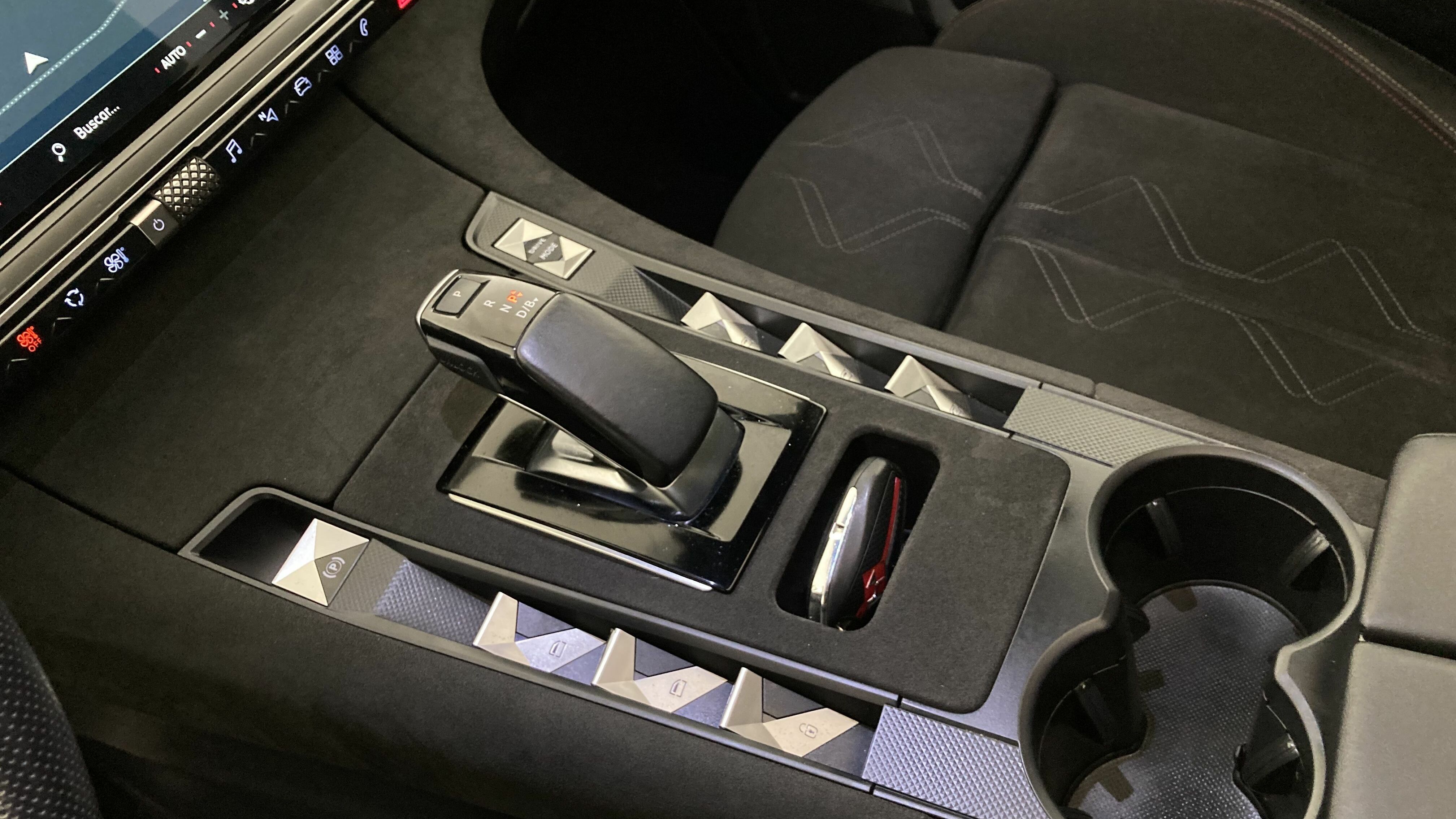 ds ds7 crossback performance line + E-TENSE 300 CA 2022 gris platino 21