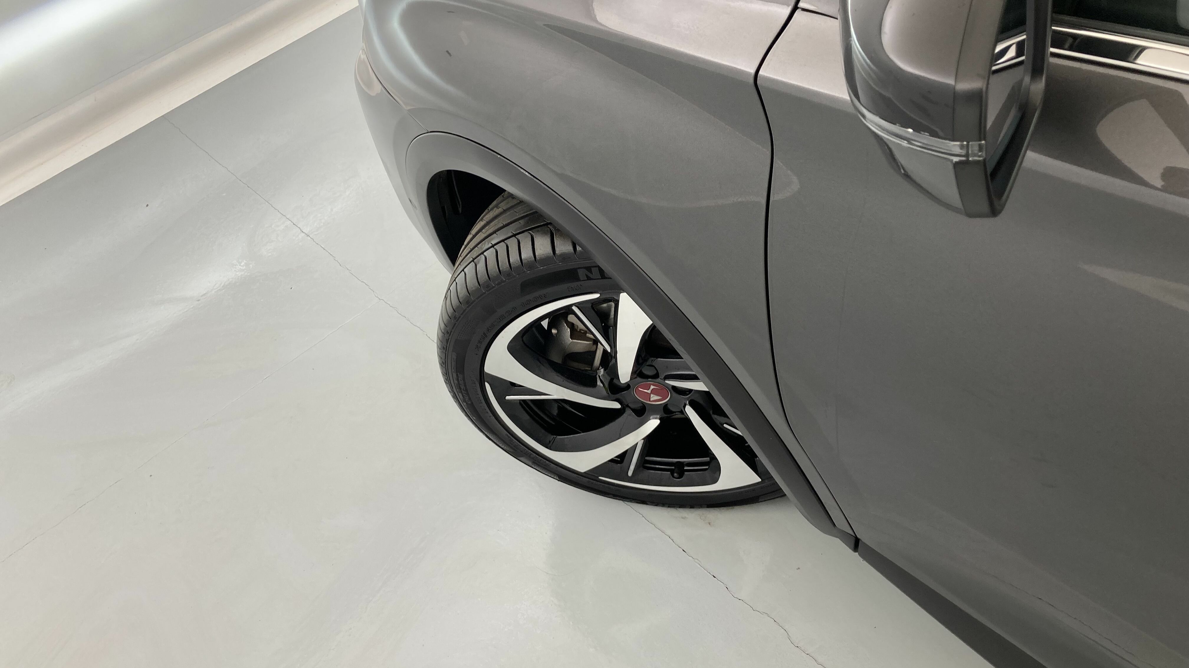 ds ds7 crossback performance line + E-TENSE 300 CA 2022 gris platino 29