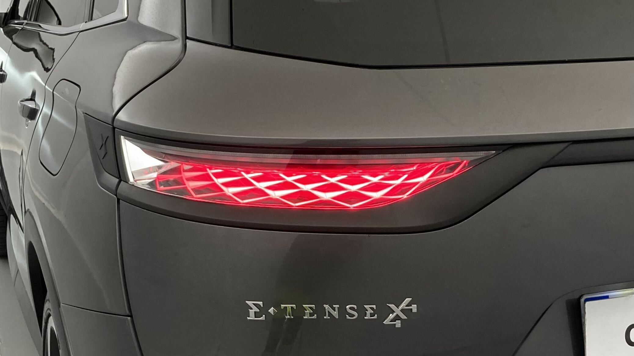 ds ds7 crossback performance line + E-TENSE 300 CA 2022 gris platino 31