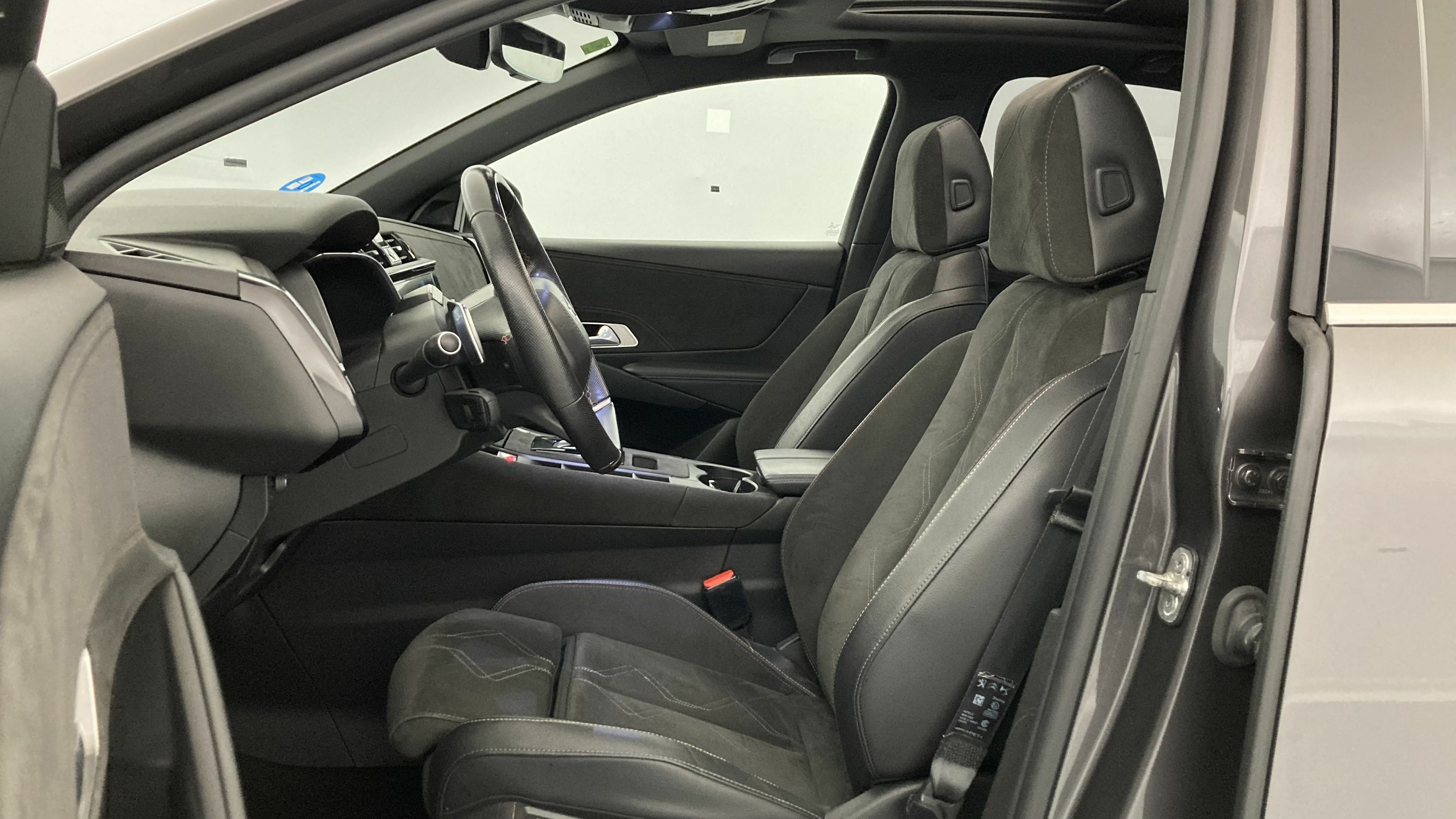 ds ds7 crossback performance line + E-TENSE 300 CA 2022 gris platino 14