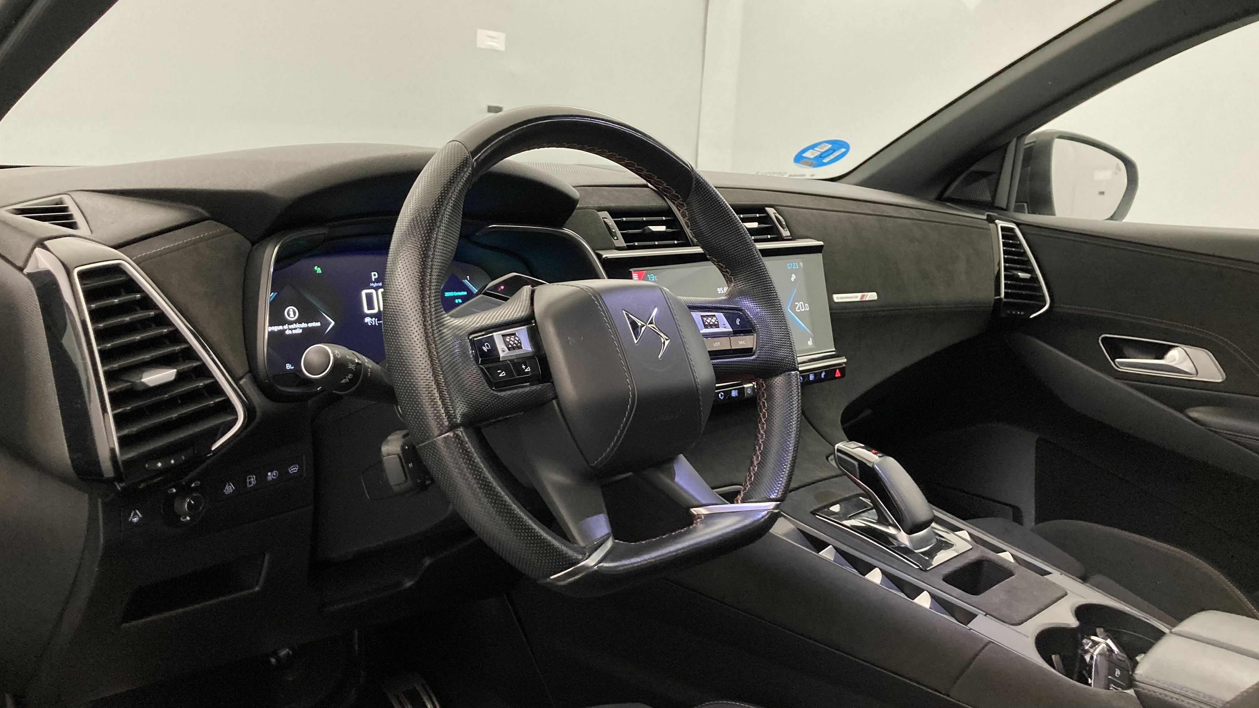 ds ds7 crossback performance line + E-TENSE 300 CA 2022 gris platino 15