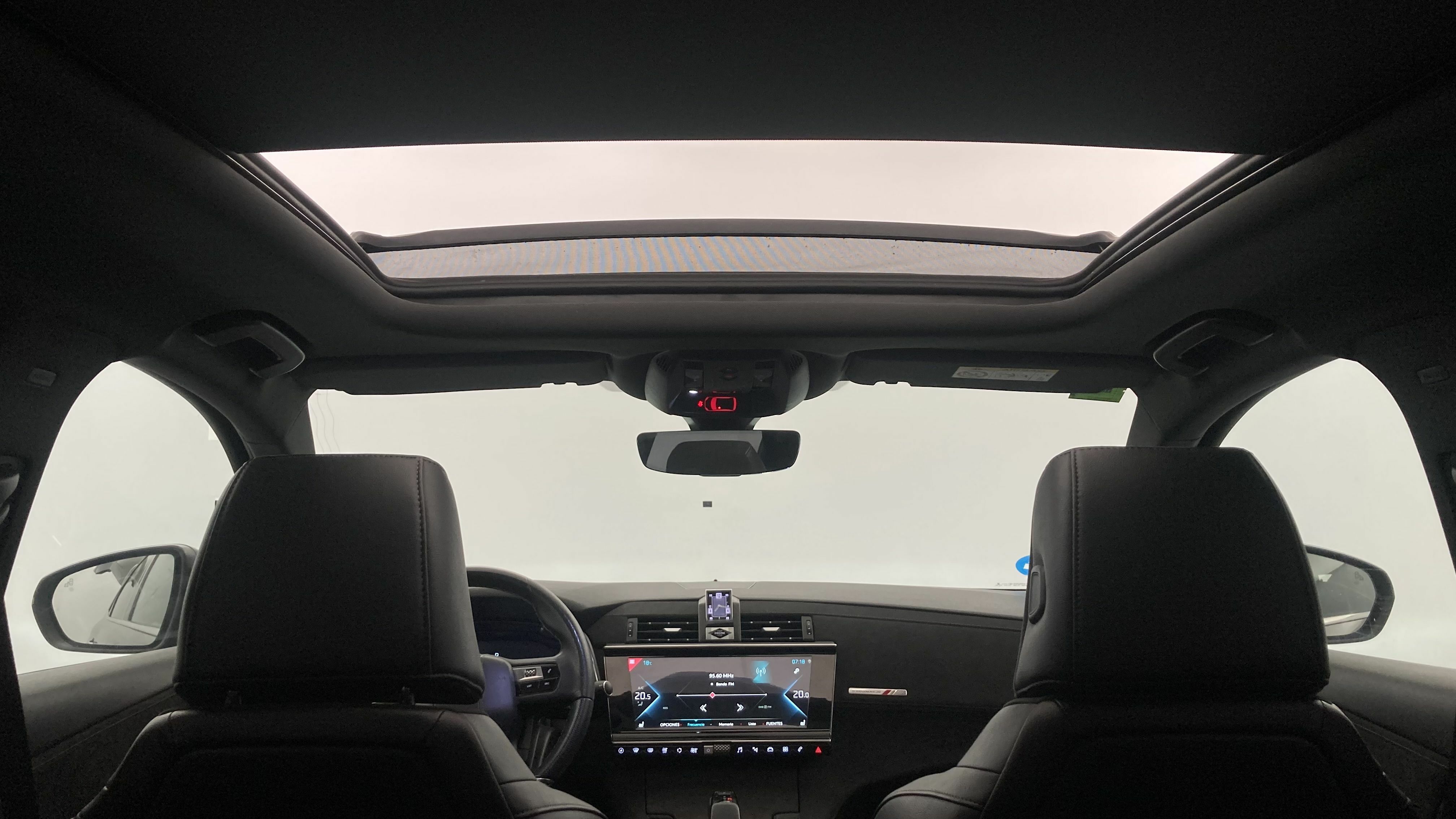 ds ds7 crossback performance line + E-TENSE 300 CA 2022 gris platino 23