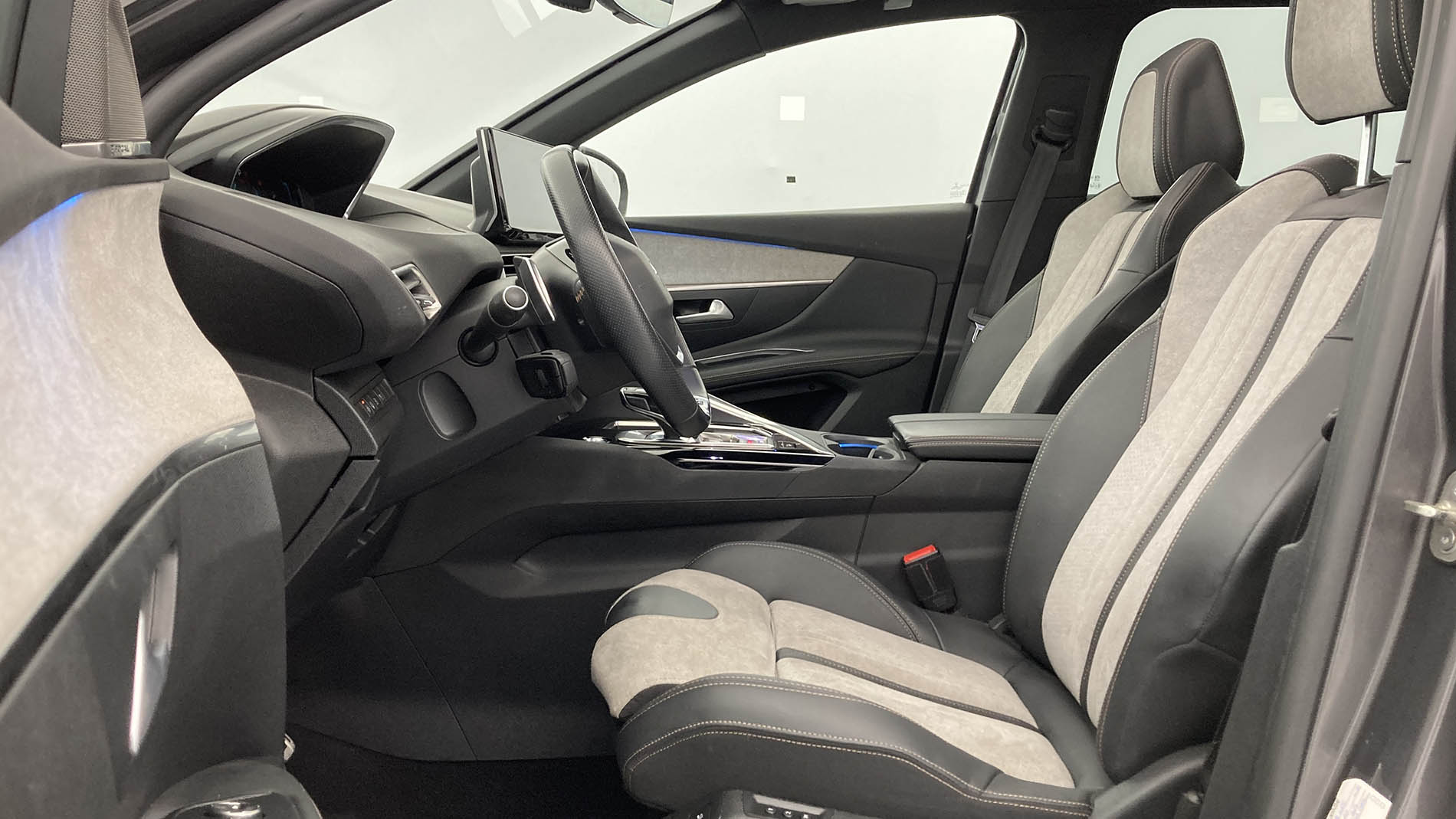 peugeot 3008 gt pack 1.6 HYBRID 300 EAT PHEV 2021 gris platinum / techo black 14