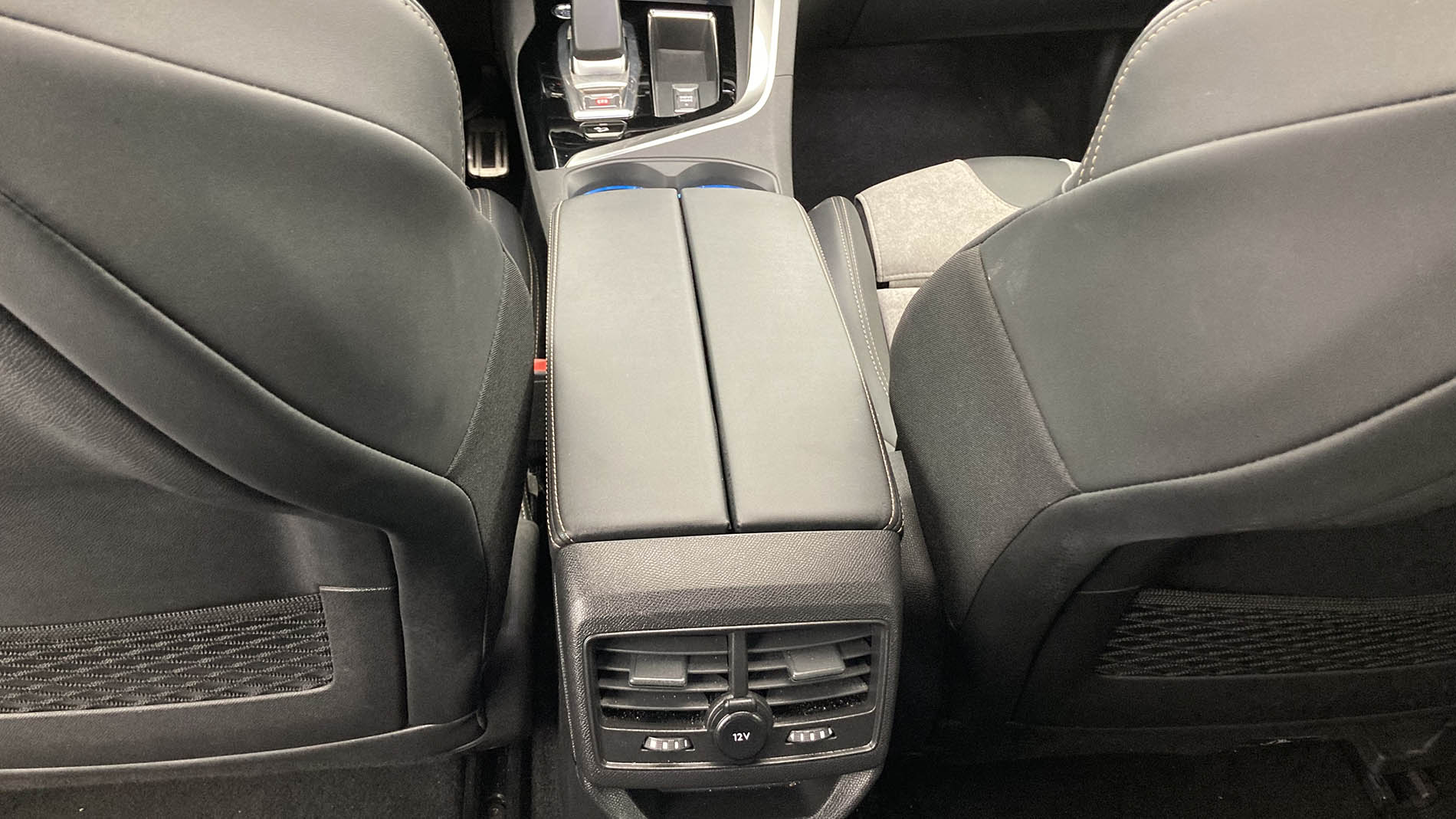 peugeot 3008 gt pack 1.6 HYBRID 300 EAT PHEV 2021 gris platinum / techo black 22