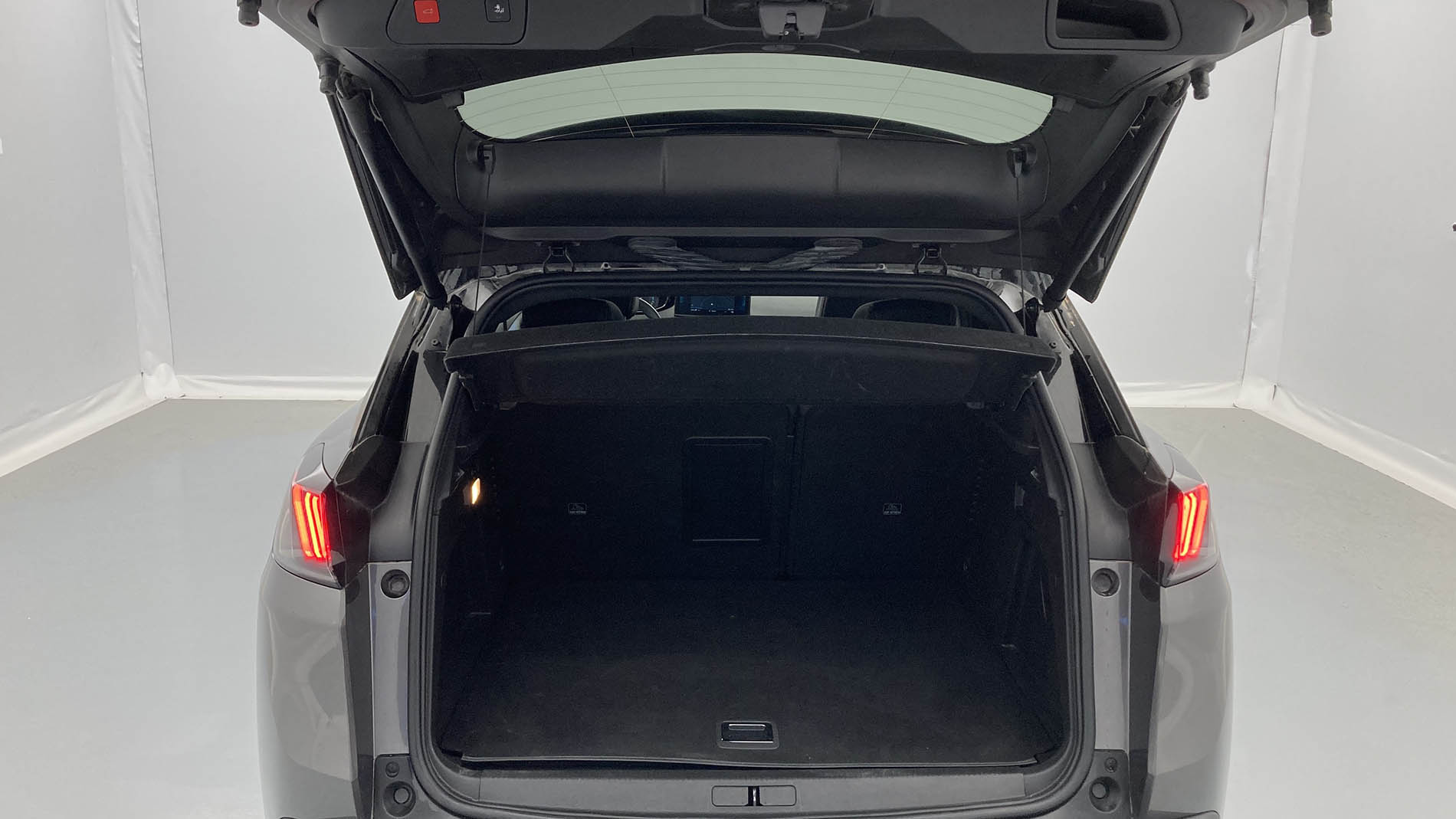 peugeot 3008 gt pack 1.6 HYBRID 300 EAT PHEV 2021 gris platinum / techo black 24