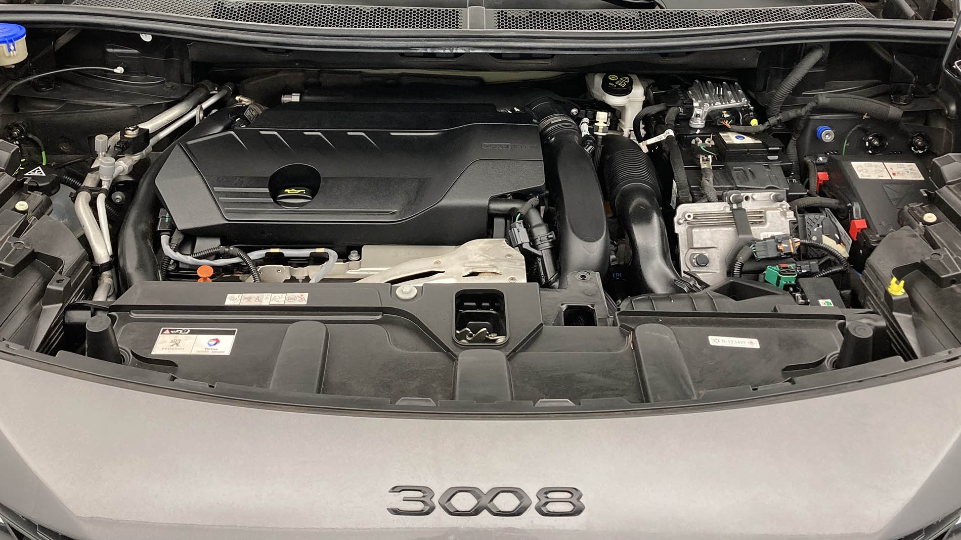 peugeot 3008 gt pack 1.6 HYBRID 300 EAT PHEV 2021 gris platinum / techo black 25