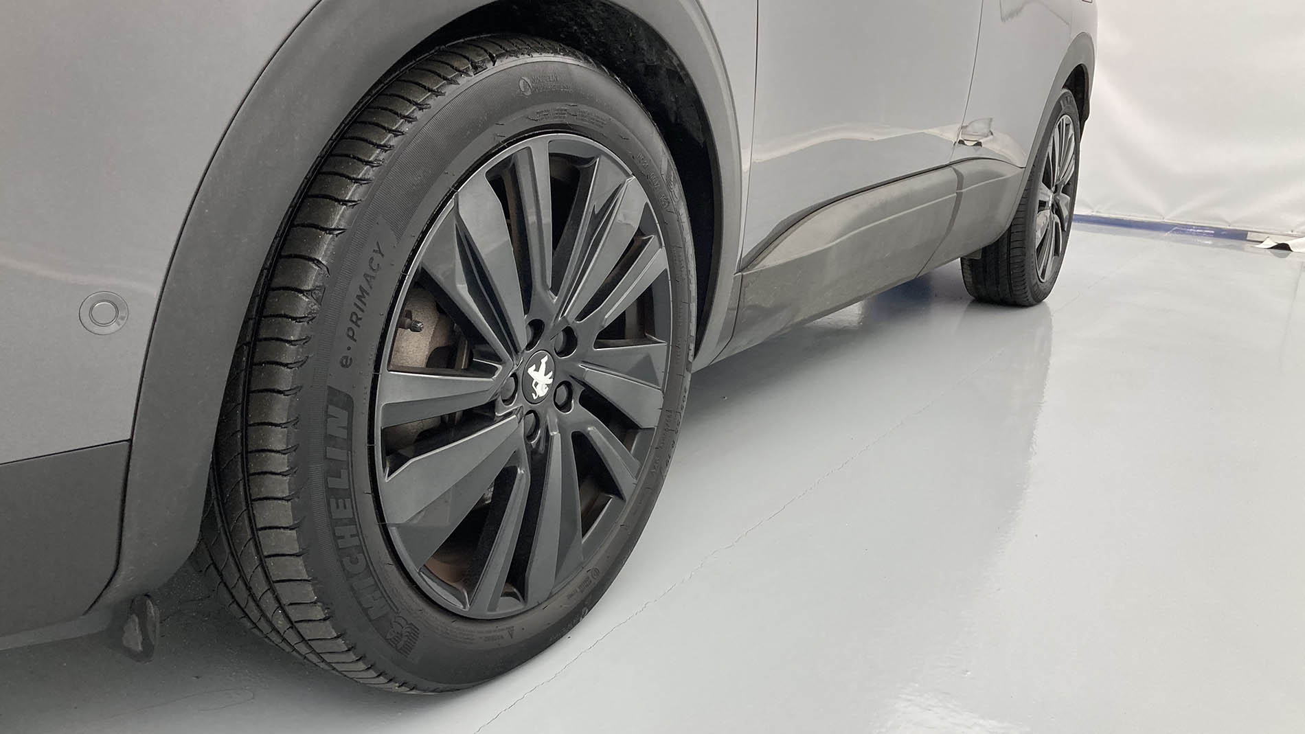 peugeot 3008 gt pack 1.6 HYBRID 300 EAT PHEV 2021 gris platinum / techo black 27