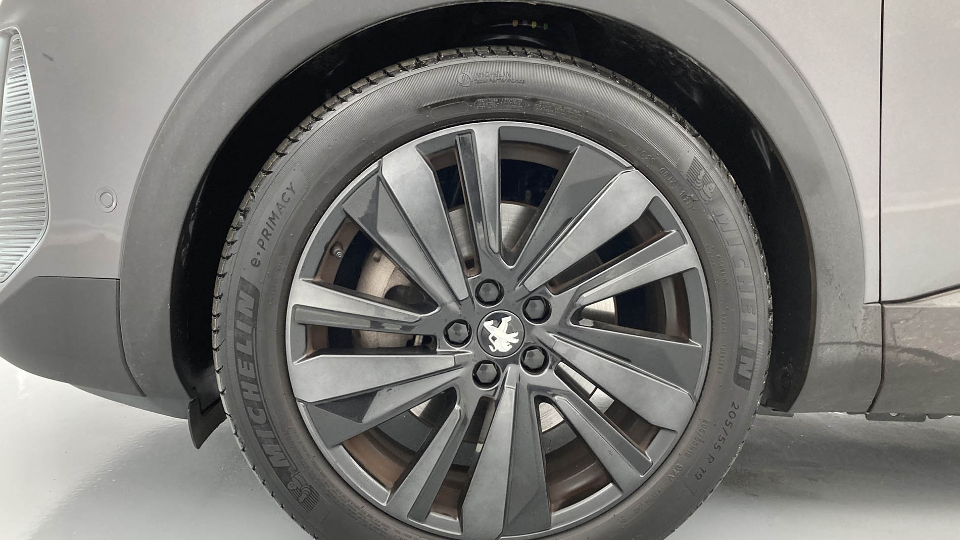 peugeot 3008 gt pack 1.6 HYBRID 300 EAT PHEV 2021 gris platinum / techo black 28