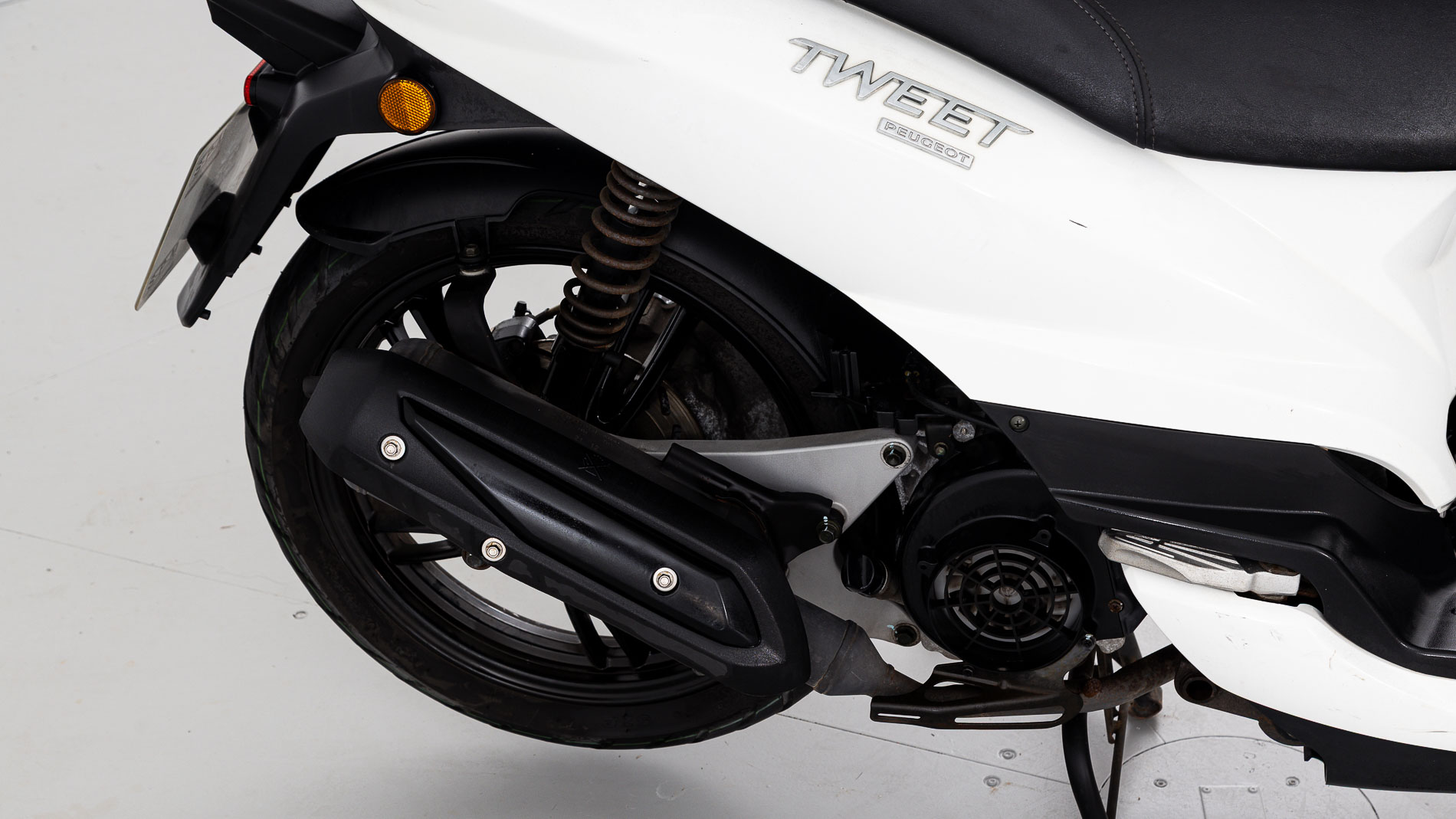 peugeot tweet125 active 125CC 2022 antartica white 23