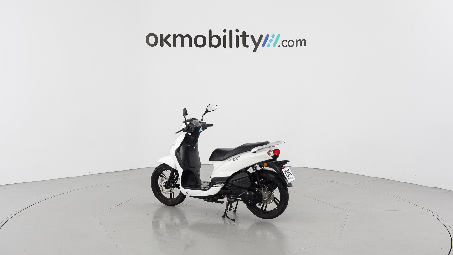 peugeot tweet125 active 125CC 2022 antartica white 9