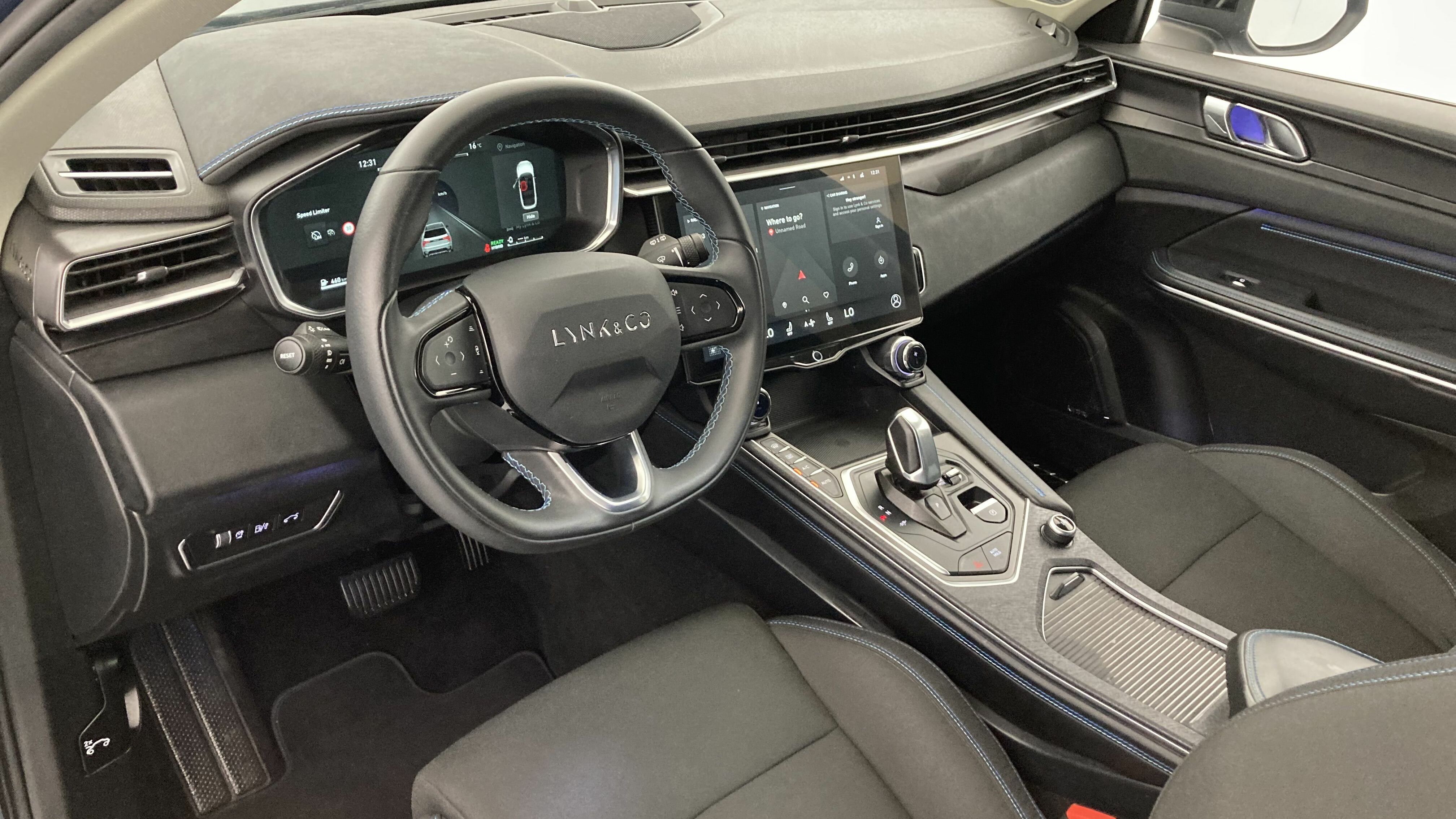 lynk&co 1 nv 1.5 PHEV 261 2022 blue 16