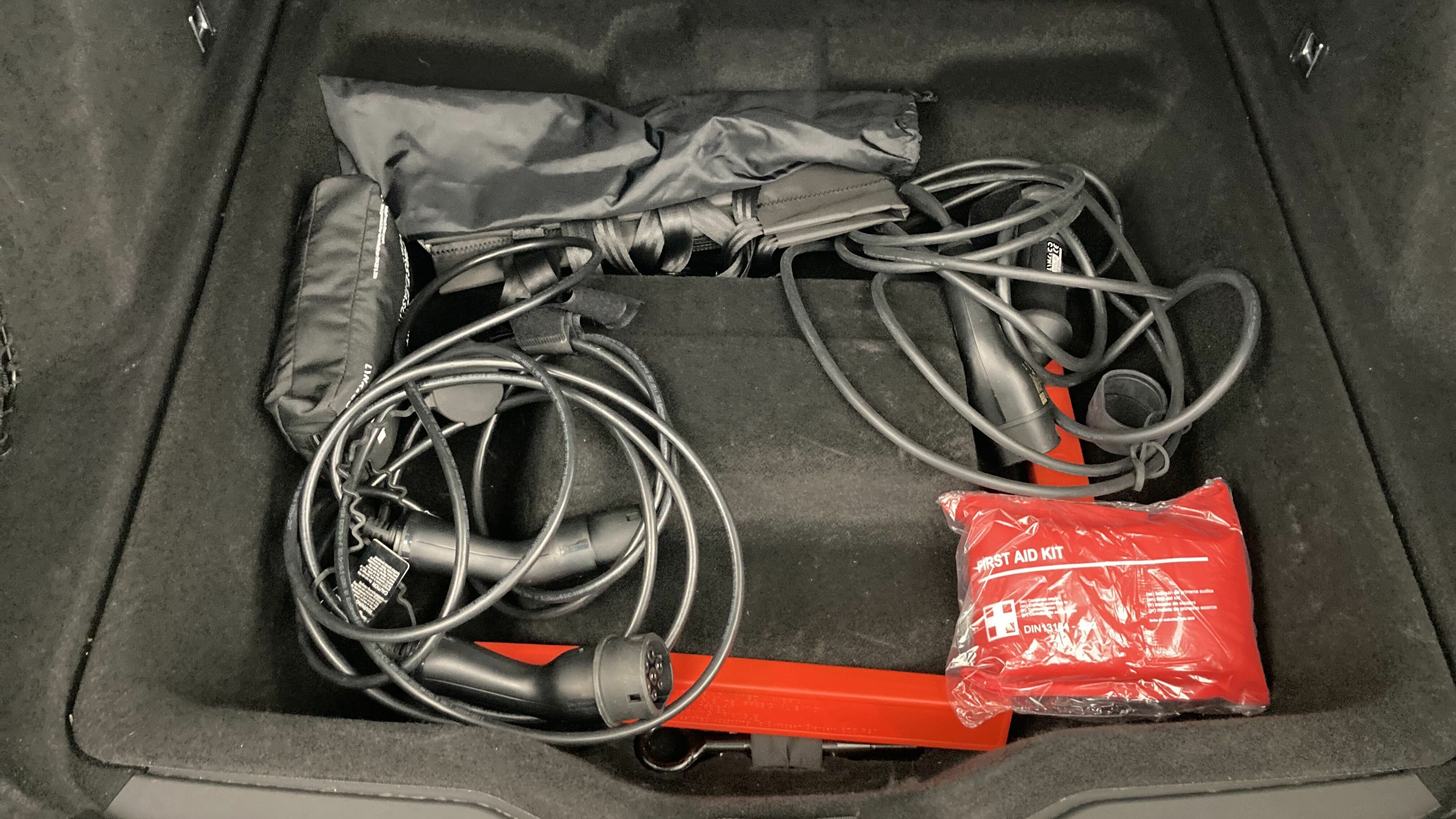 lynk&co 1 nv 1.5 PHEV 261 2022 blue 24