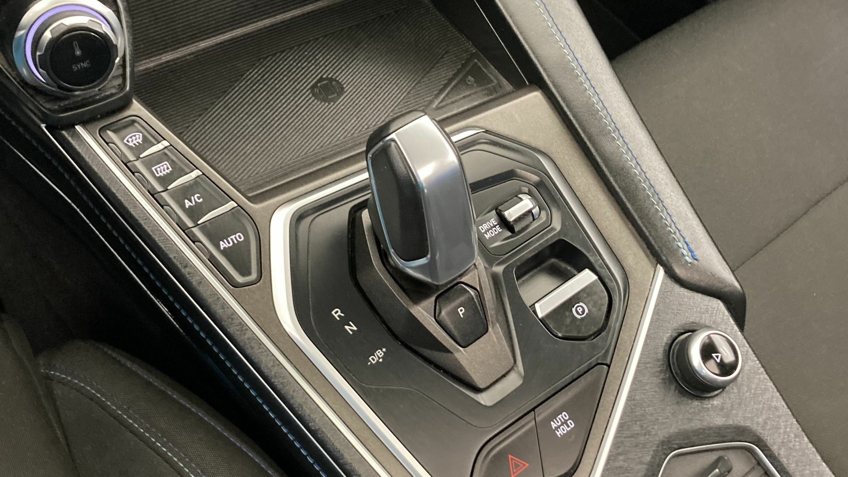 lynk&co 1 nv 1.5 PHEV 261 2022 blue 15