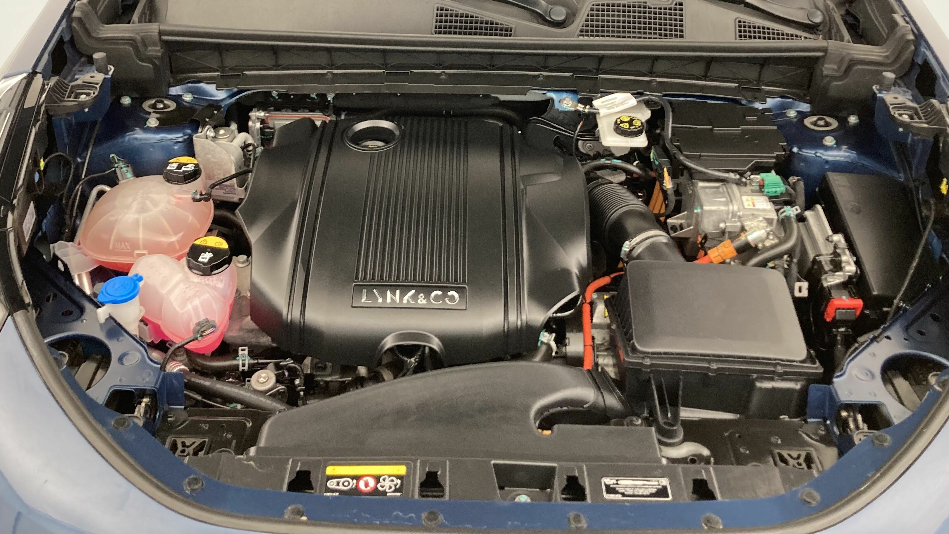 lynk&co 1 nv 1.5 PHEV 261 2022 blue 17