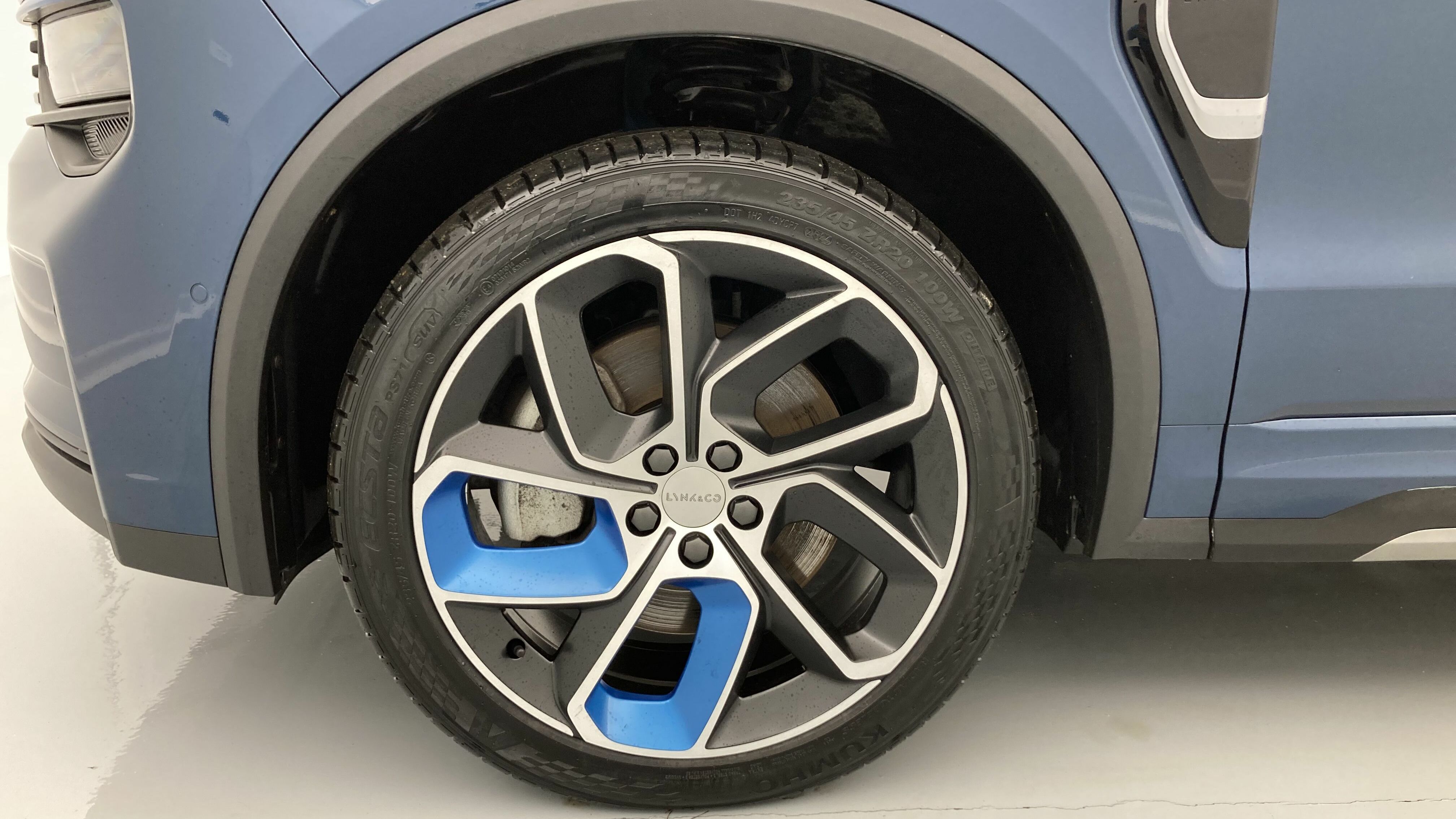 lynk&co 1 nv 1.5 PHEV 261 2022 blue 21